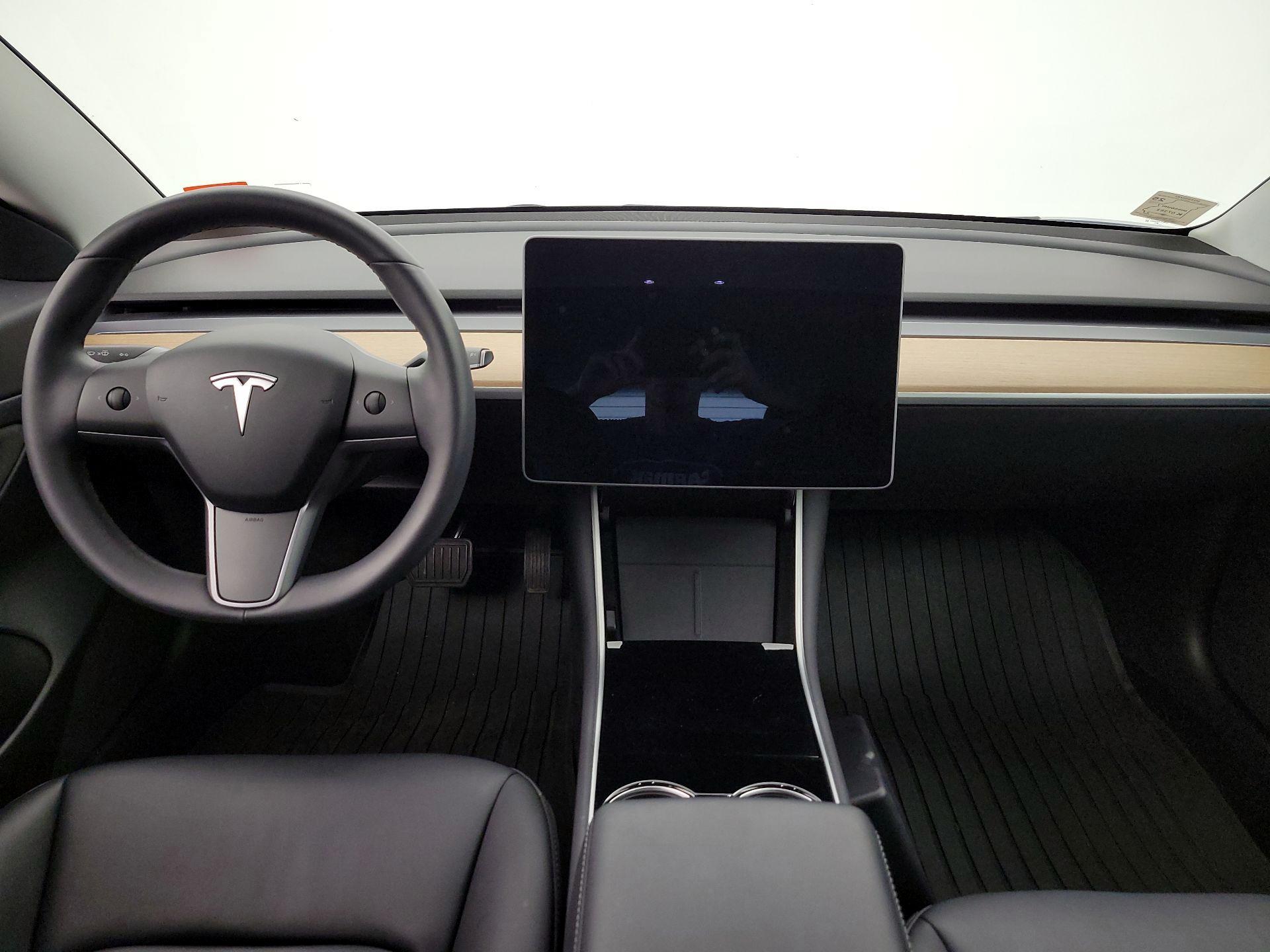 Thumbnail: 2020 Tesla Model 3 - 9