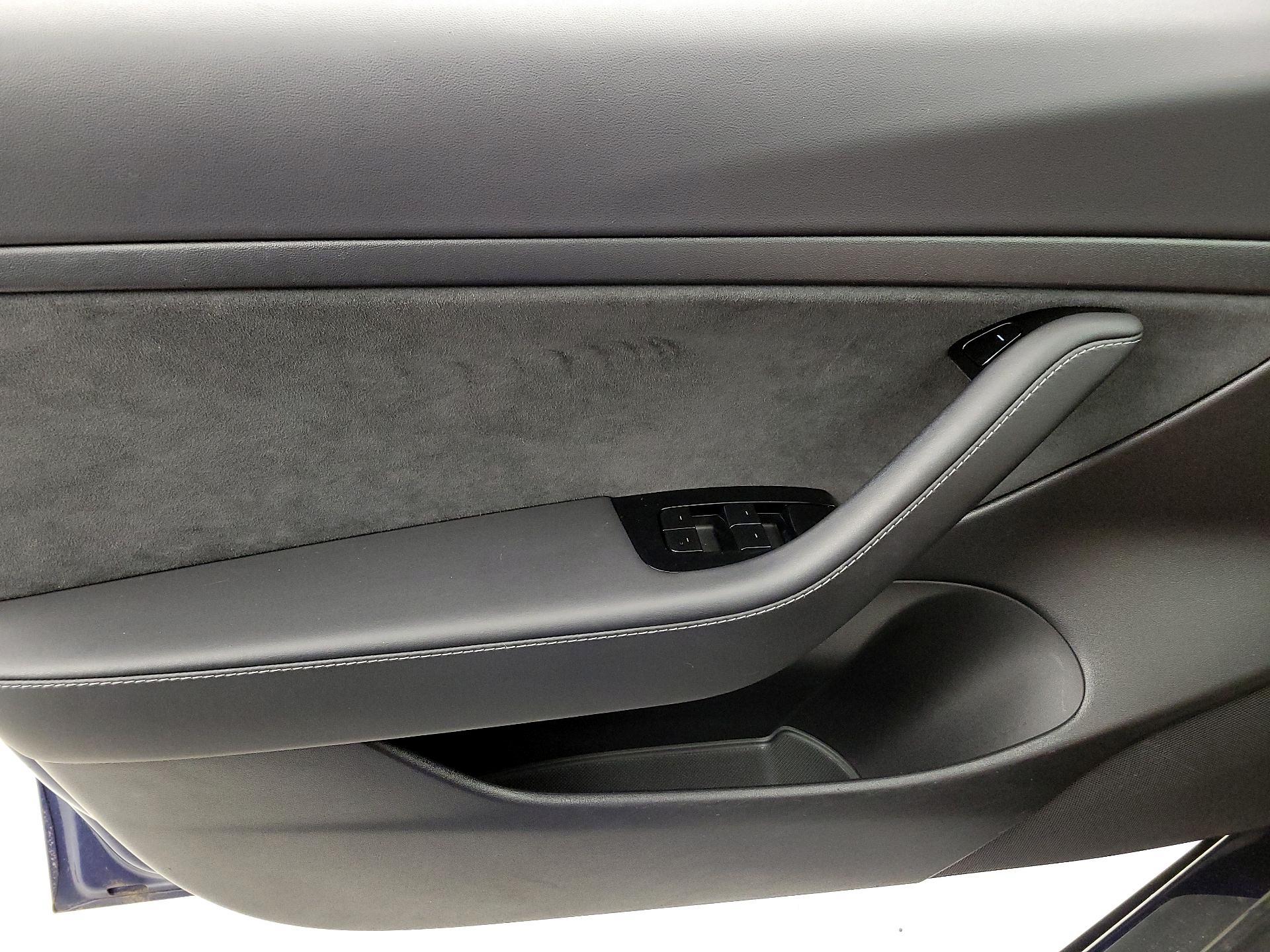 Thumbnail: 2020 Tesla Model 3 - 12