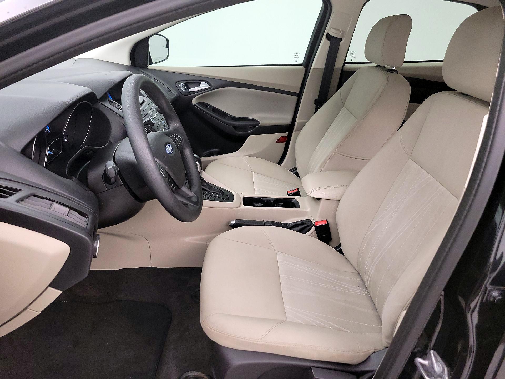 Thumbnail: 2015 Ford Focus - 11