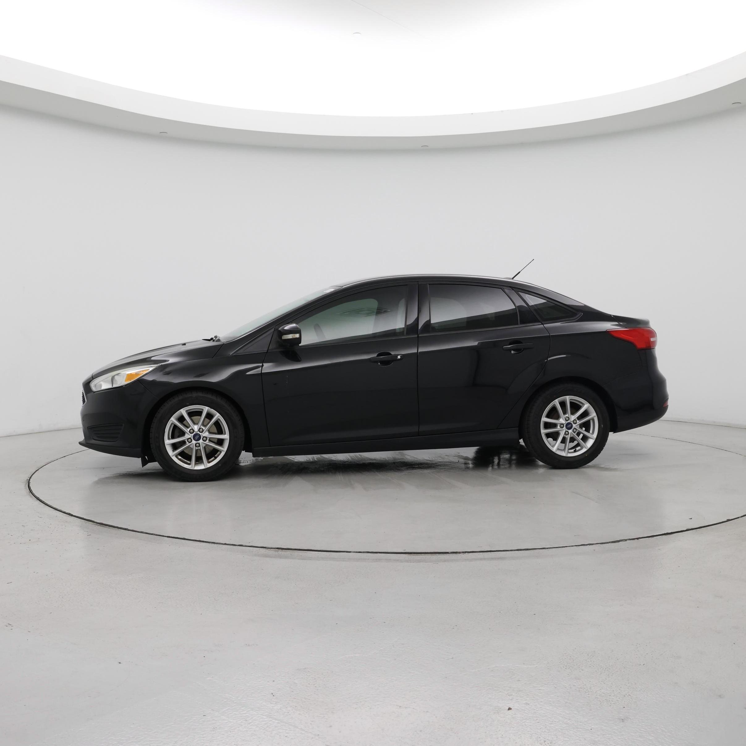 Thumbnail: 2015 Ford Focus - 3