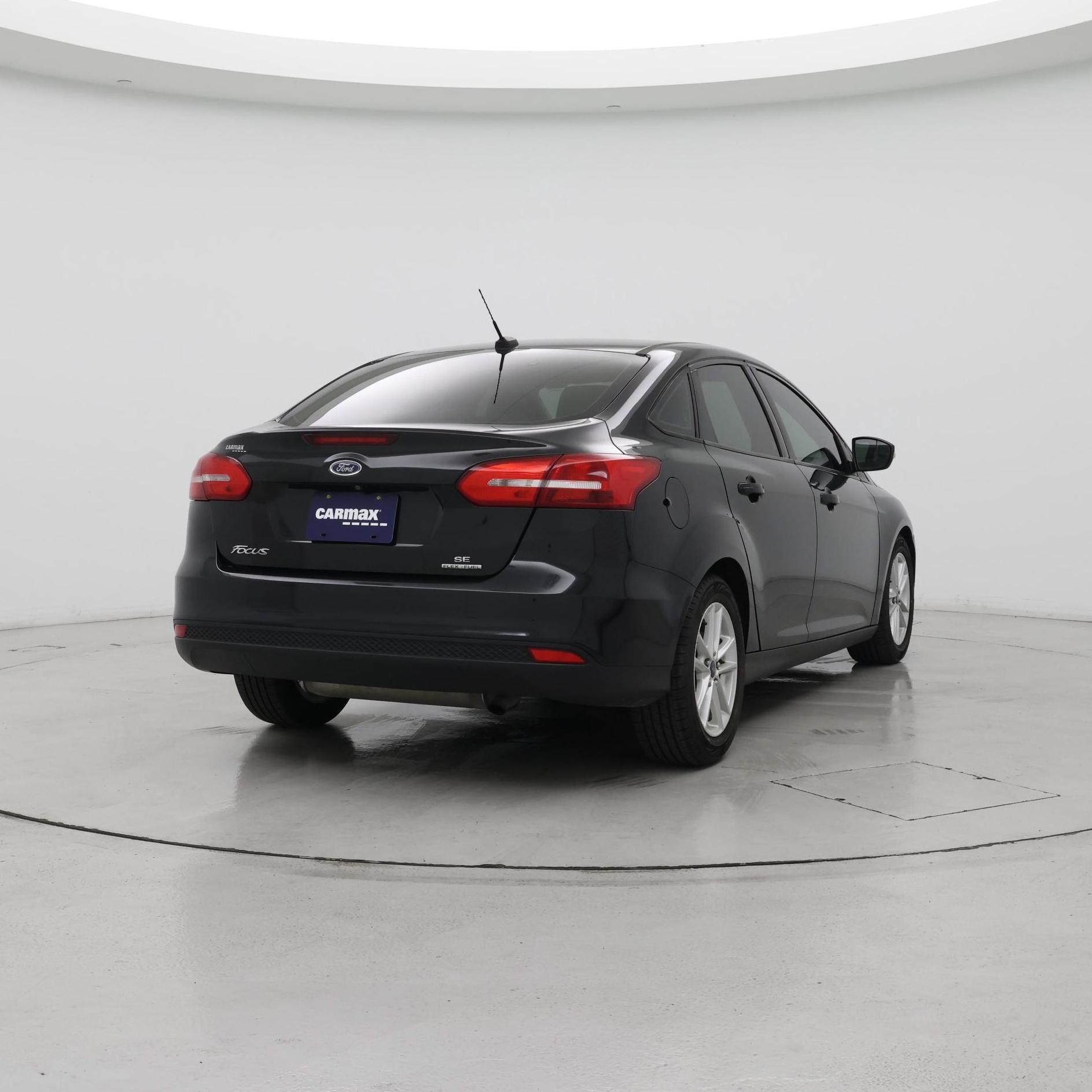Thumbnail: 2015 Ford Focus - 8