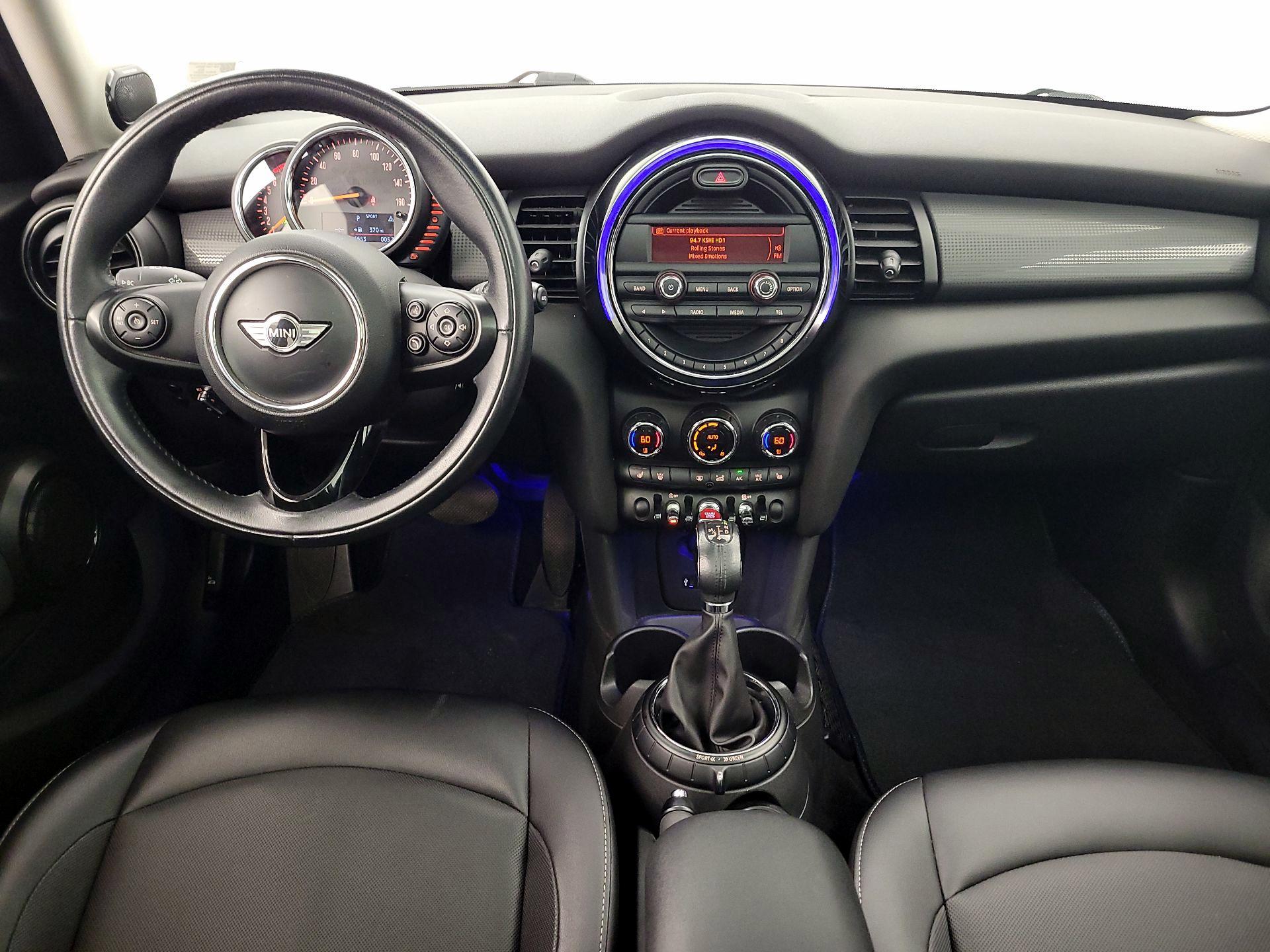 Thumbnail: 2016 MINI Cooper Hardtop - 9