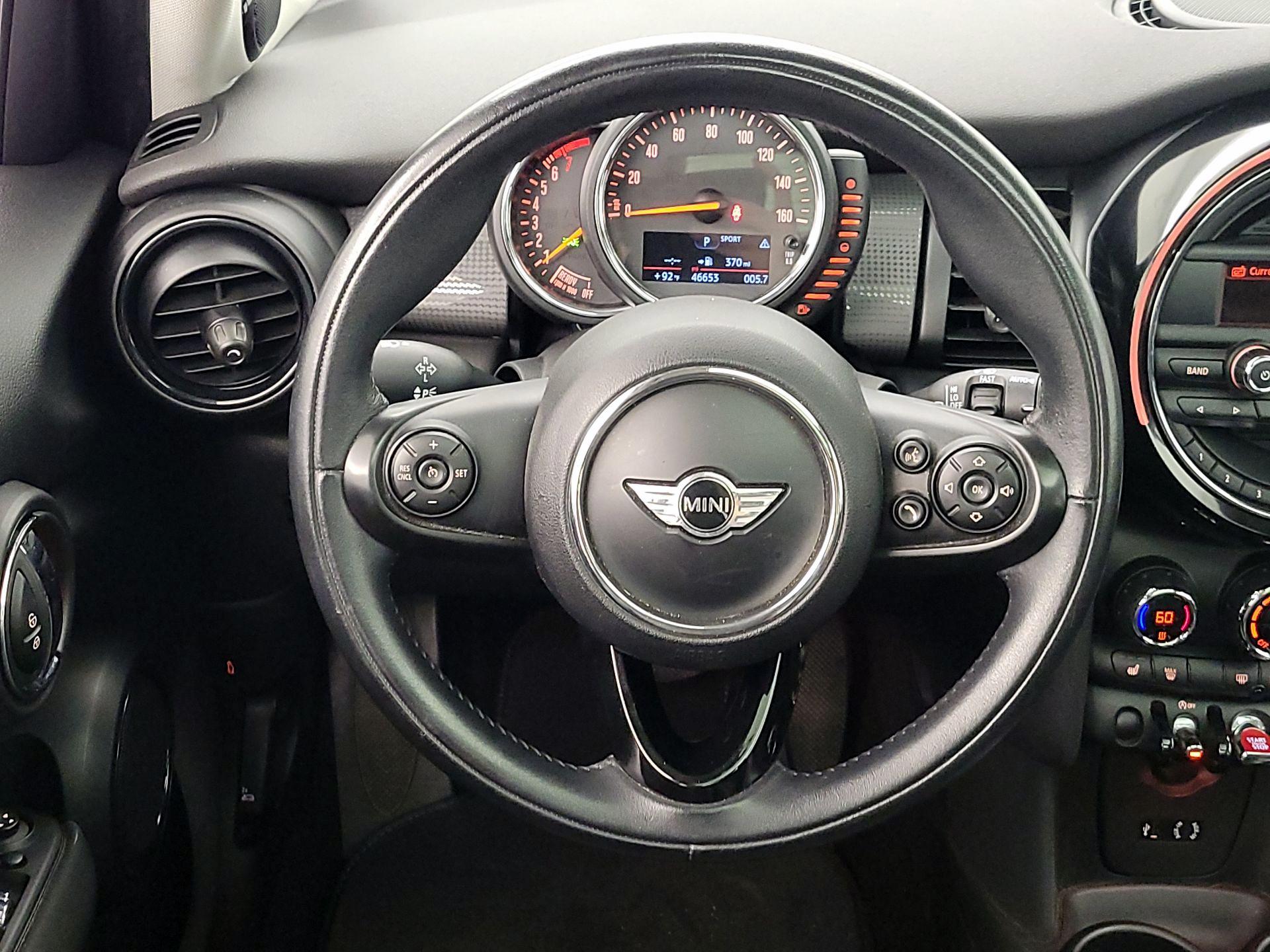 Thumbnail: 2016 MINI Cooper Hardtop - 10
