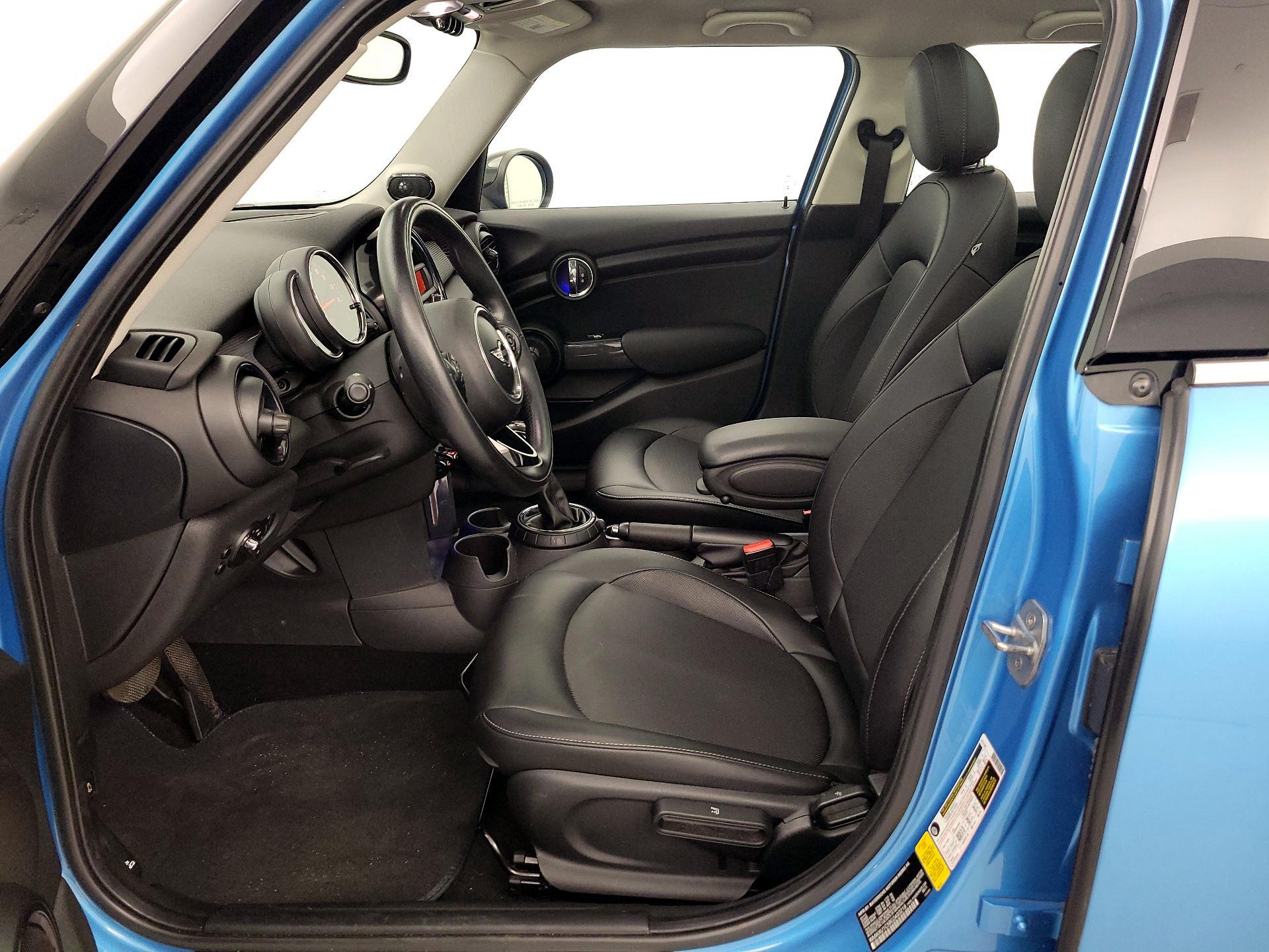 Thumbnail: 2016 MINI Cooper Hardtop - 11
