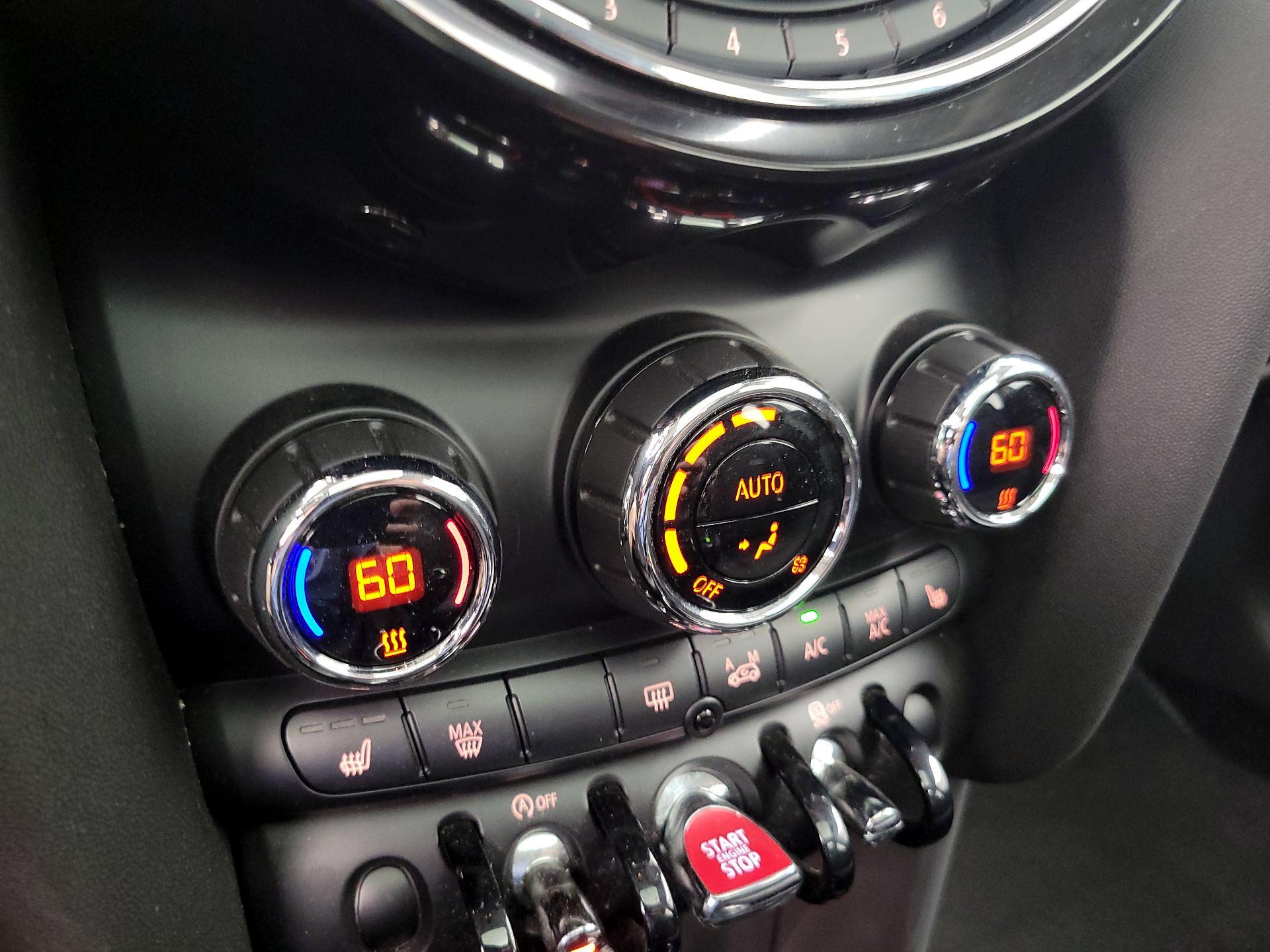 Thumbnail: 2016 MINI Cooper Hardtop - 15