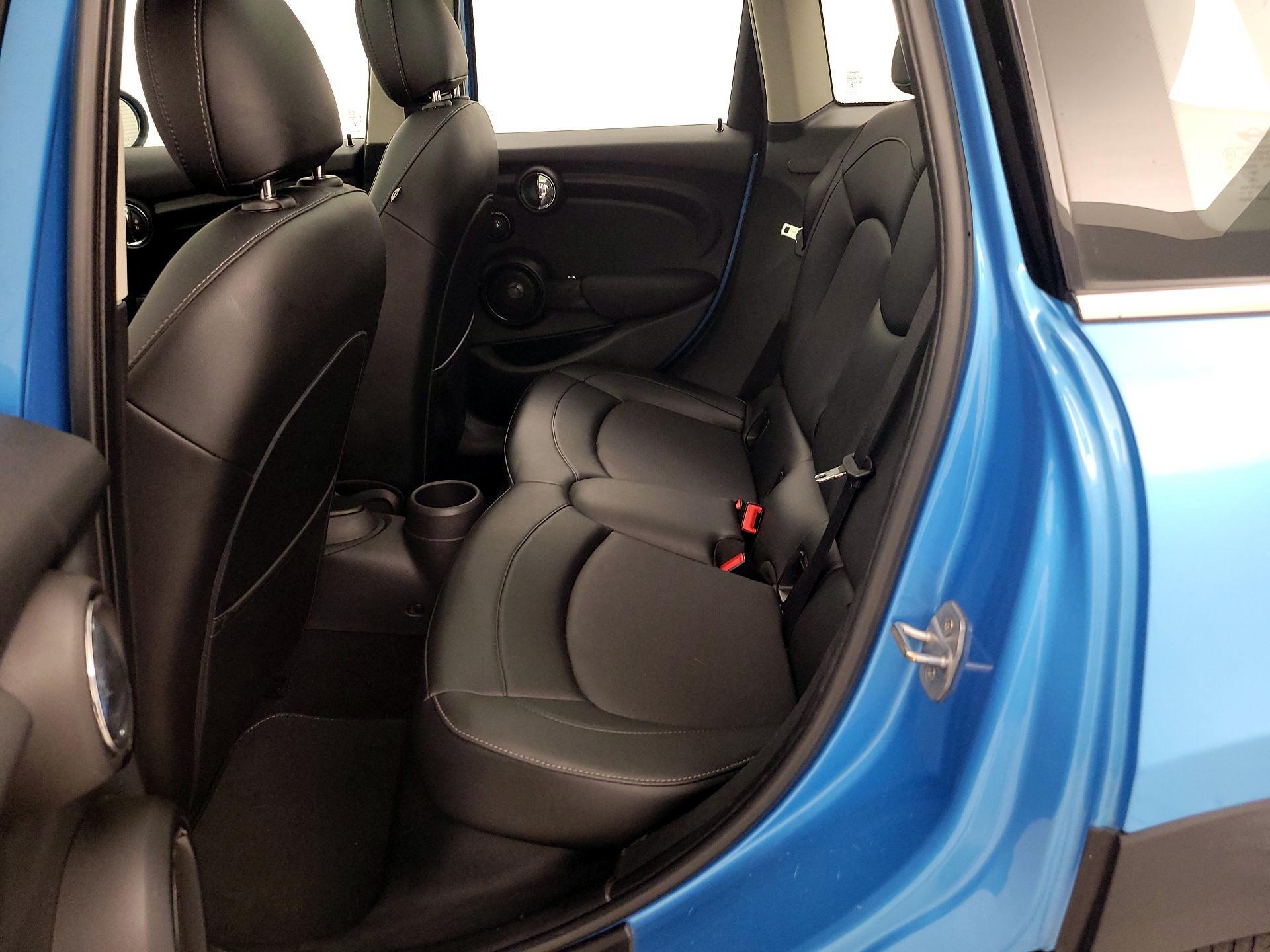 Thumbnail: 2016 MINI Cooper Hardtop - 19