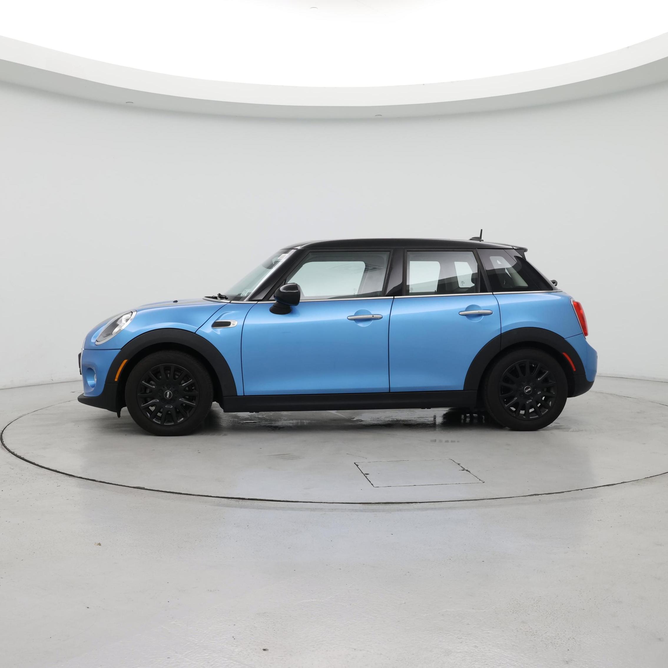 Thumbnail: 2016 MINI Cooper Hardtop - 3