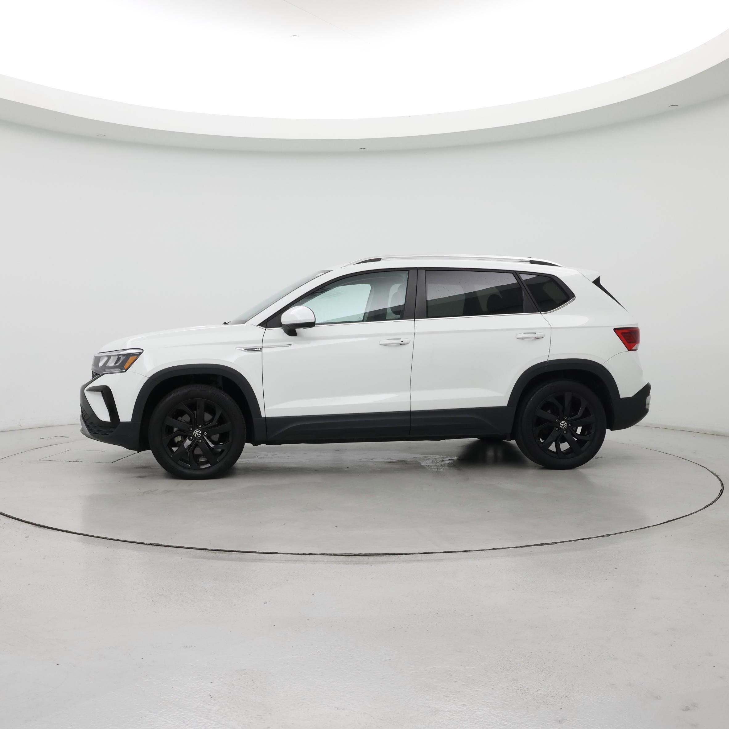 Thumbnail: 2022 Volkswagen Taos - 3