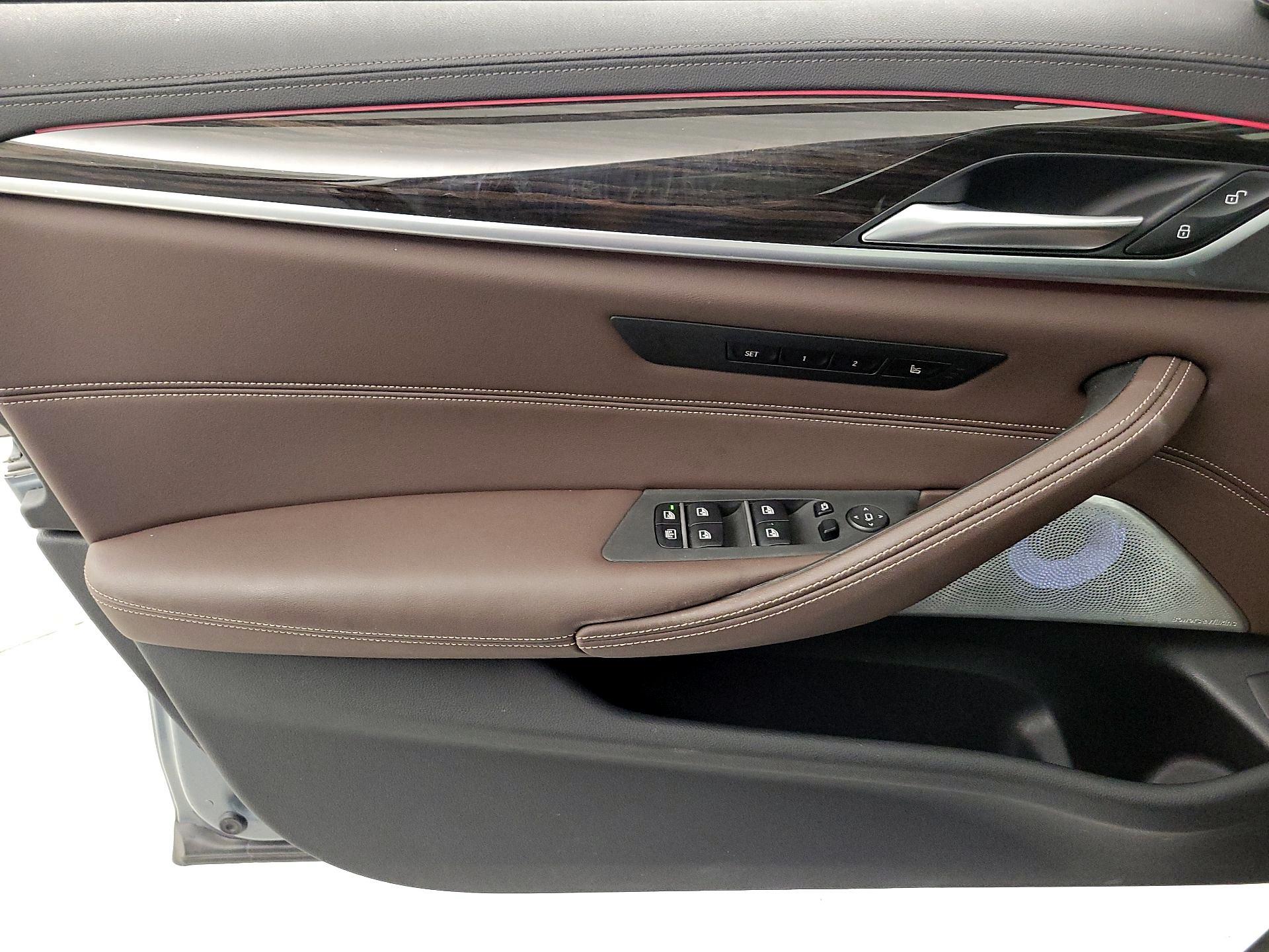 Thumbnail: 2021 BMW 5 Series - 12