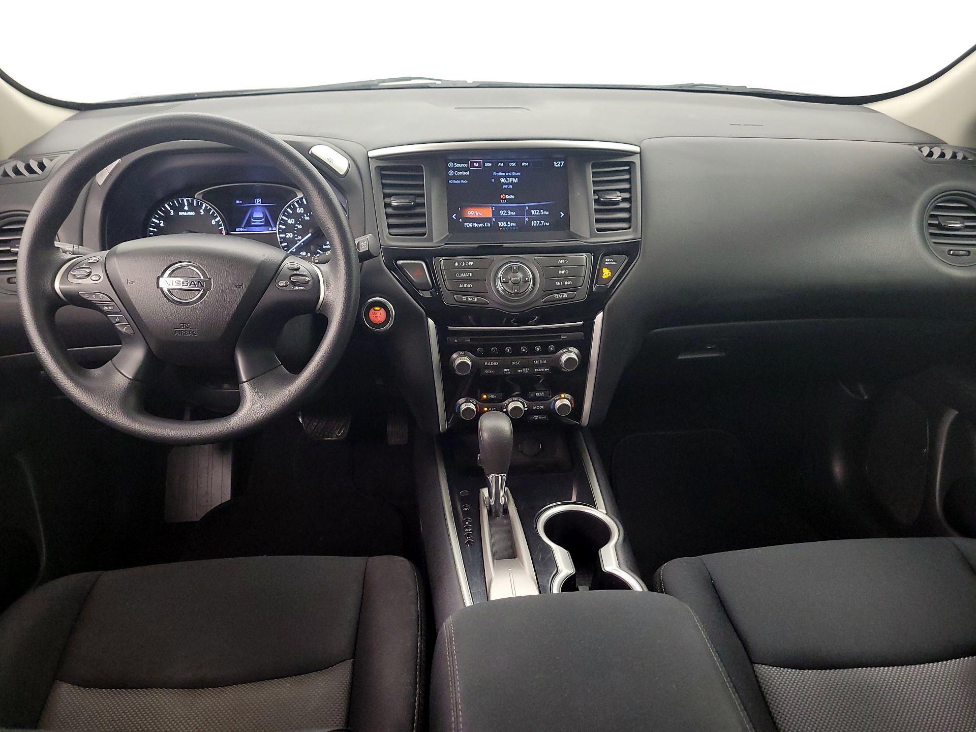 Thumbnail: 2017 Nissan Pathfinder - 9