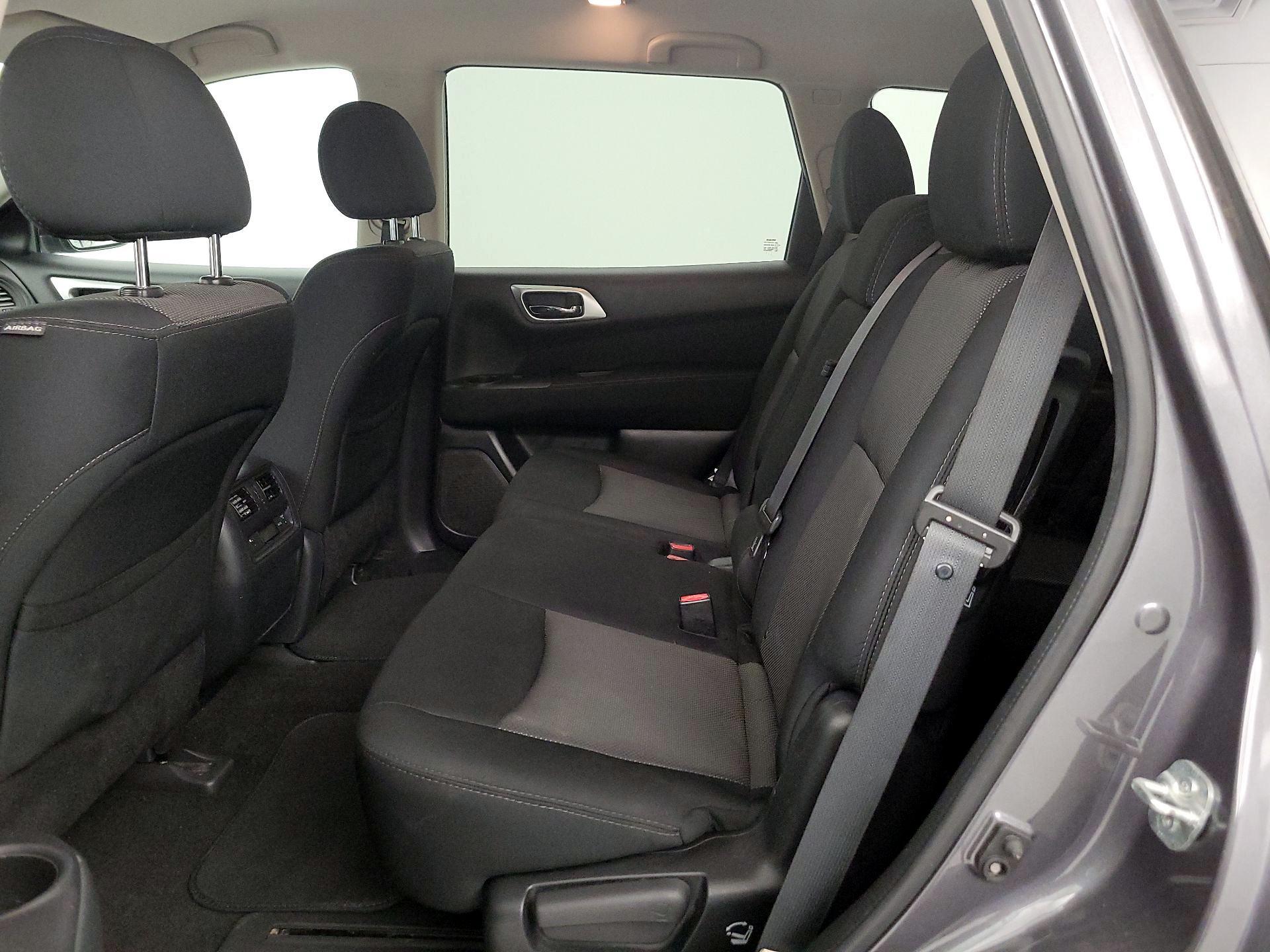 Thumbnail: 2017 Nissan Pathfinder - 19