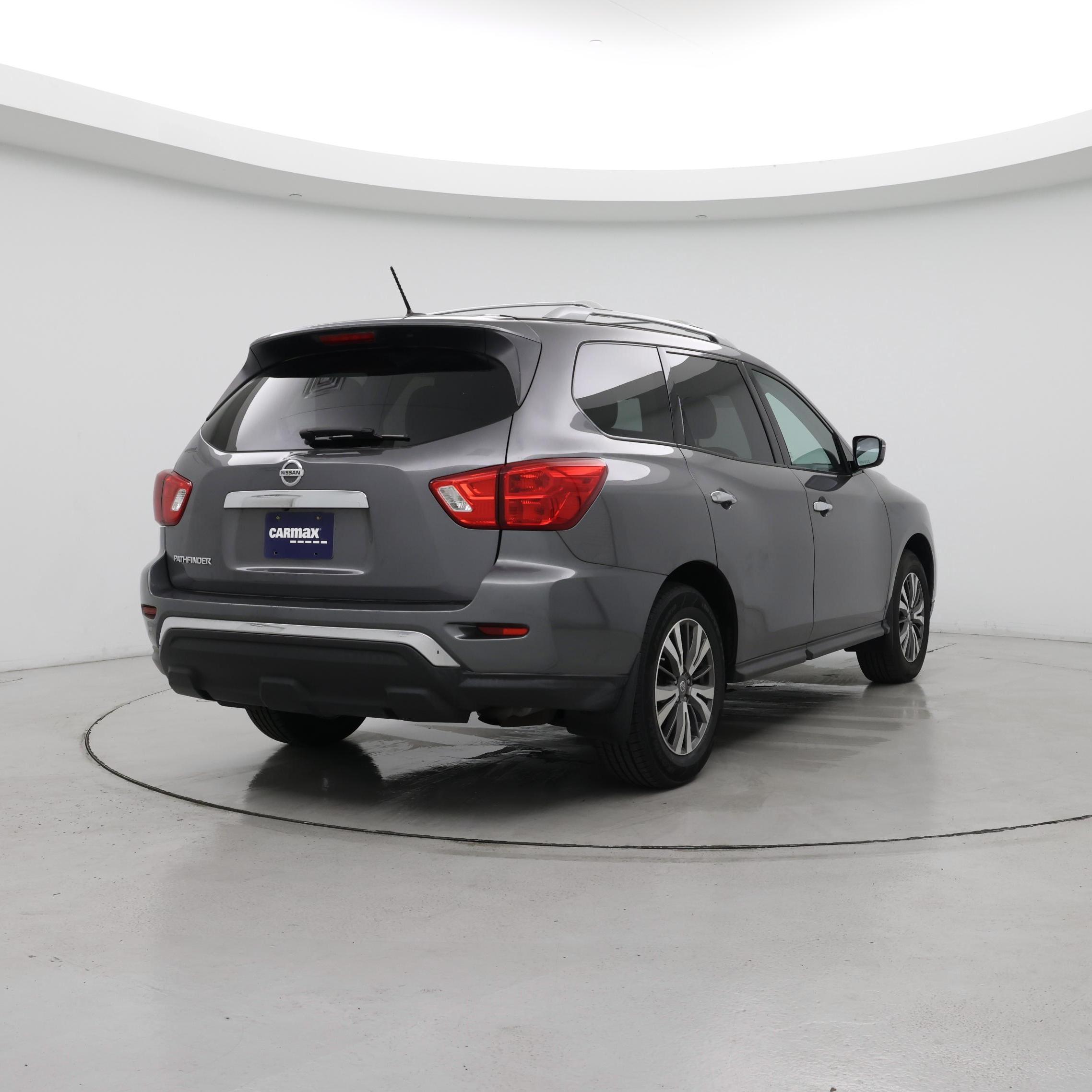 Thumbnail: 2017 Nissan Pathfinder - 8