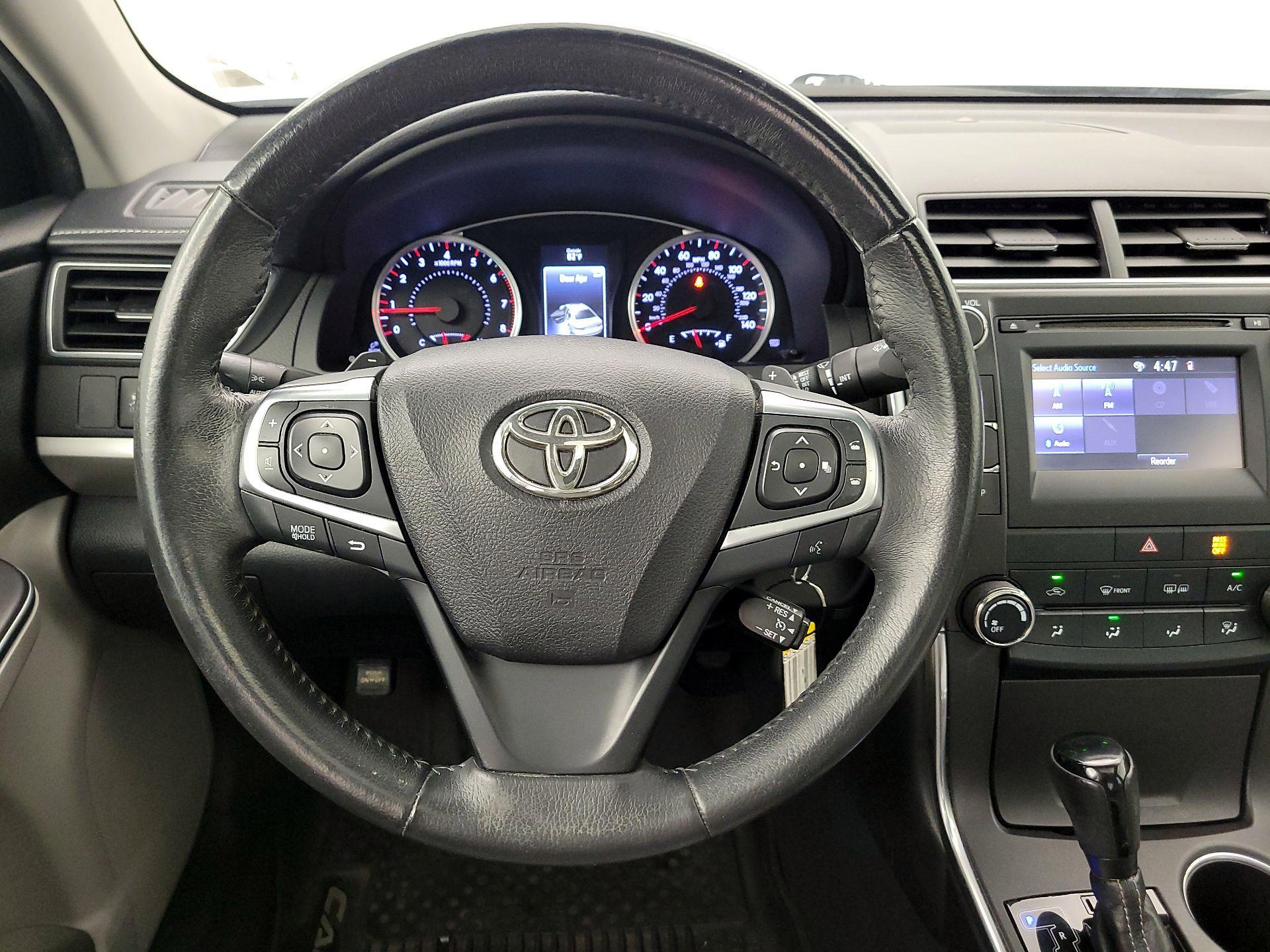 Thumbnail: 2017 Toyota Camry - 10