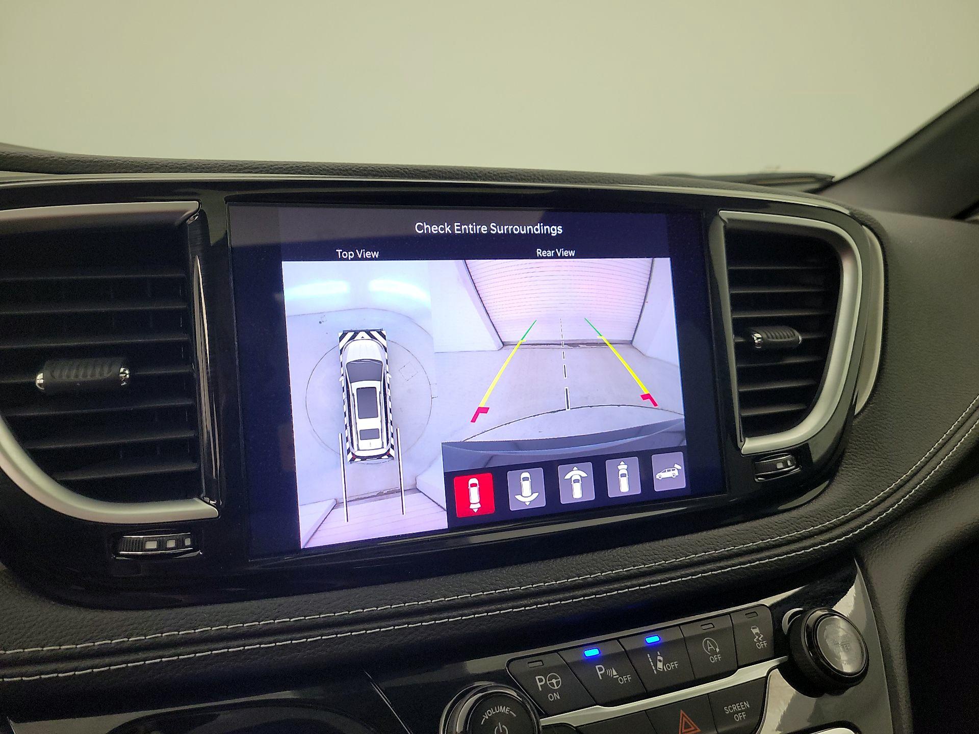 Thumbnail: 2021 Chrysler Pacifica - 15