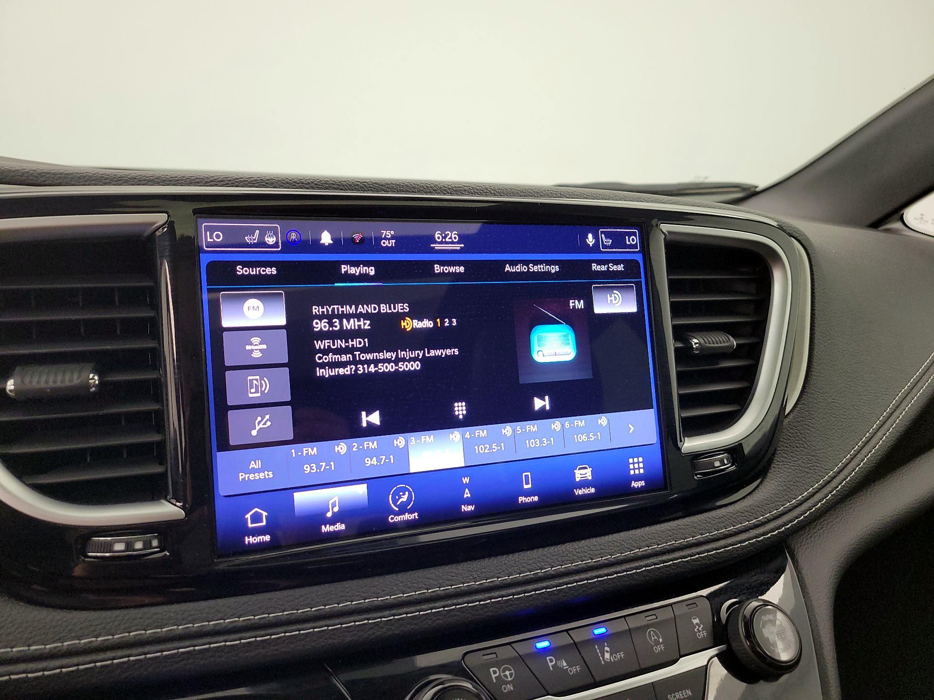Thumbnail: 2021 Chrysler Pacifica - 16
