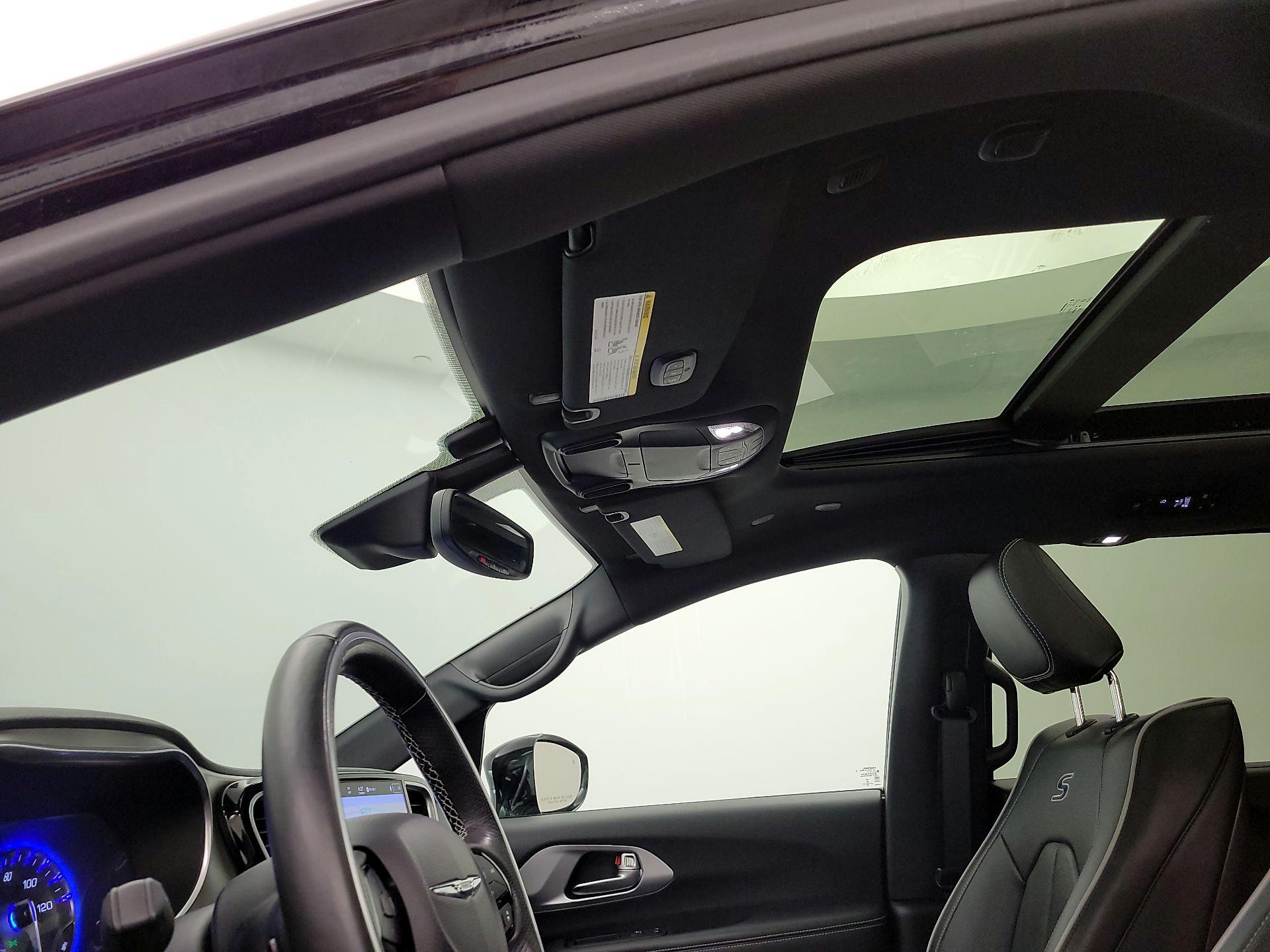 Thumbnail: 2021 Chrysler Pacifica - 20