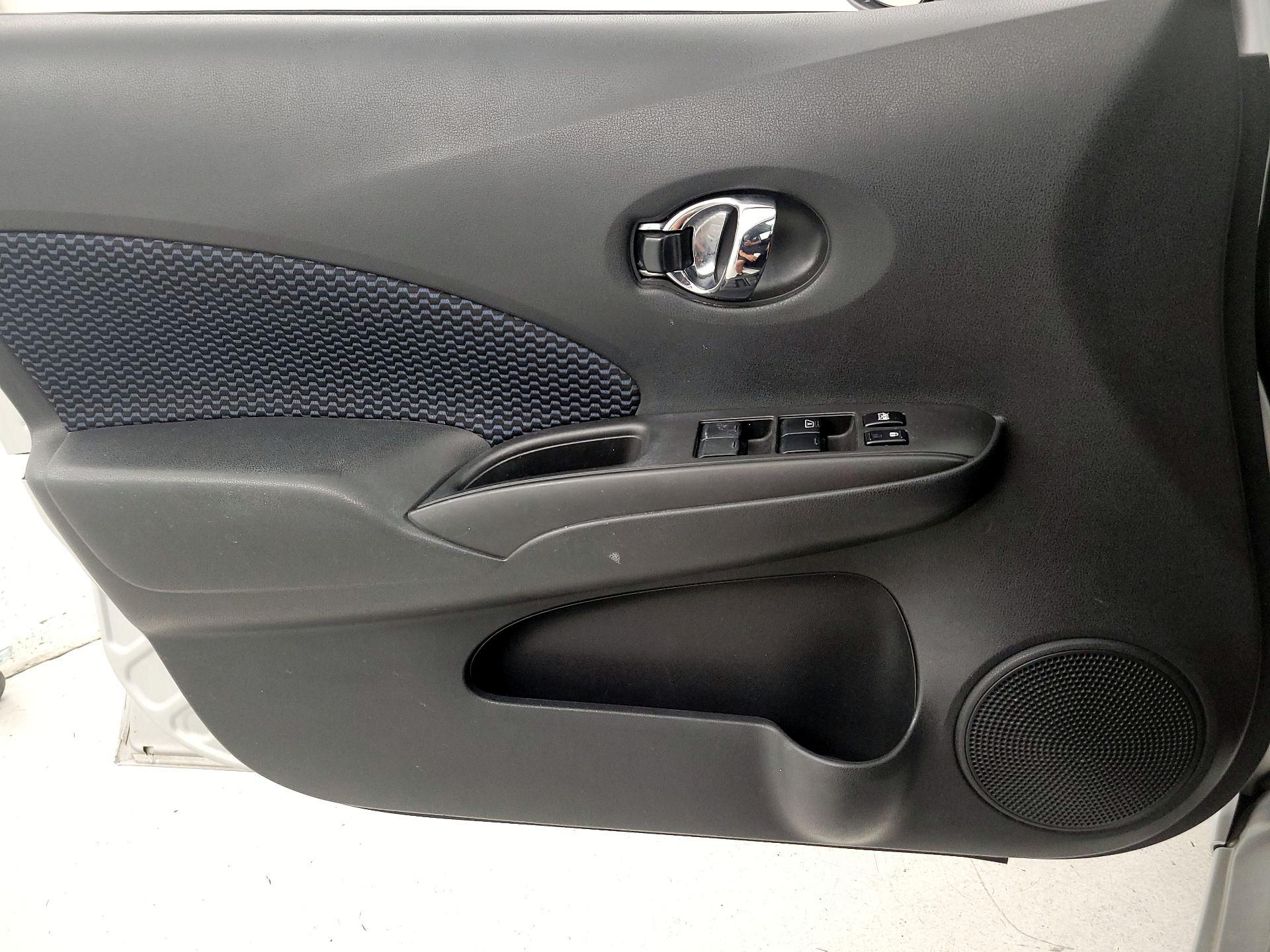Thumbnail: 2017 Nissan Versa Note - 12