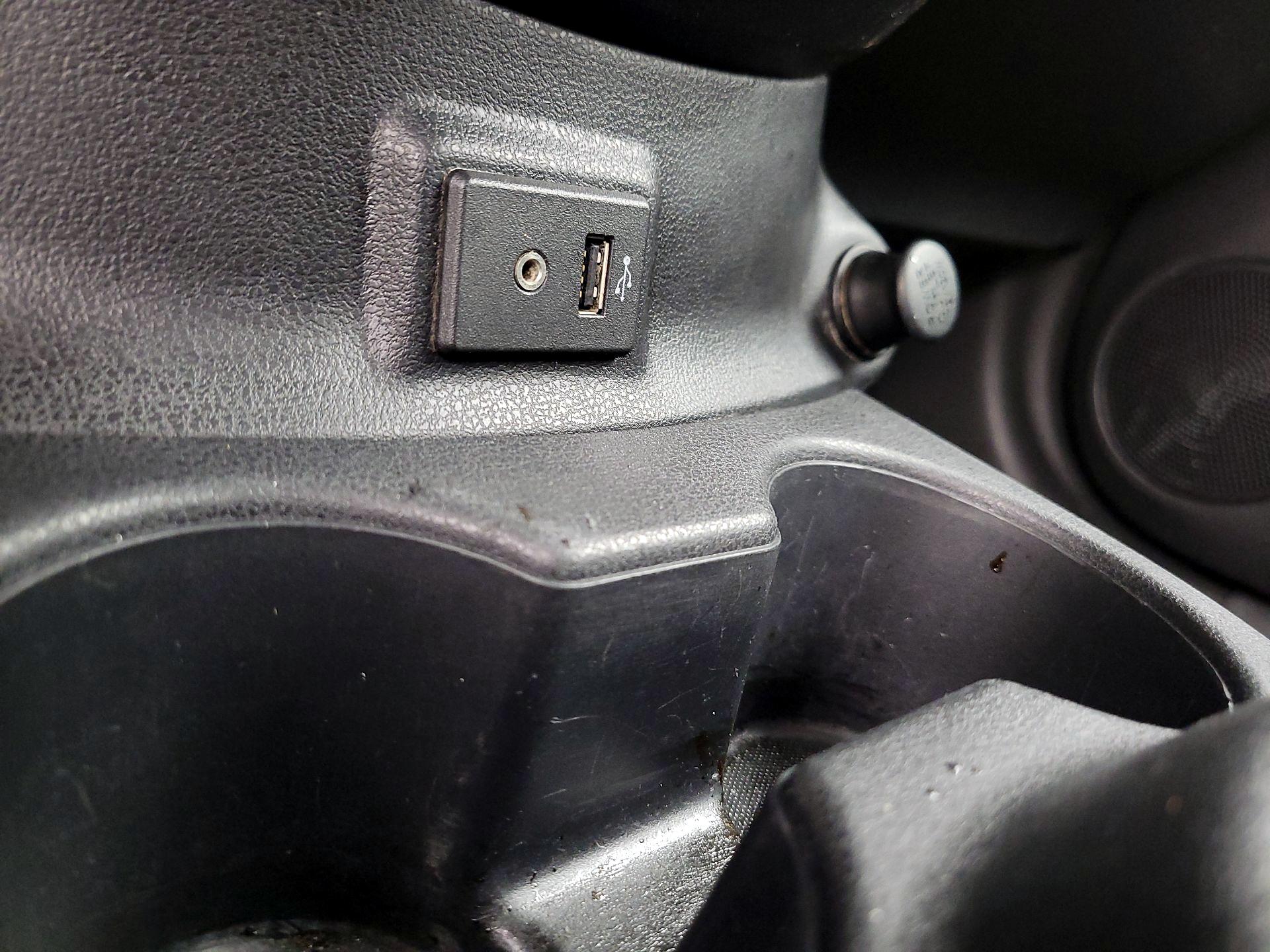 Thumbnail: 2017 Nissan Versa Note - 18