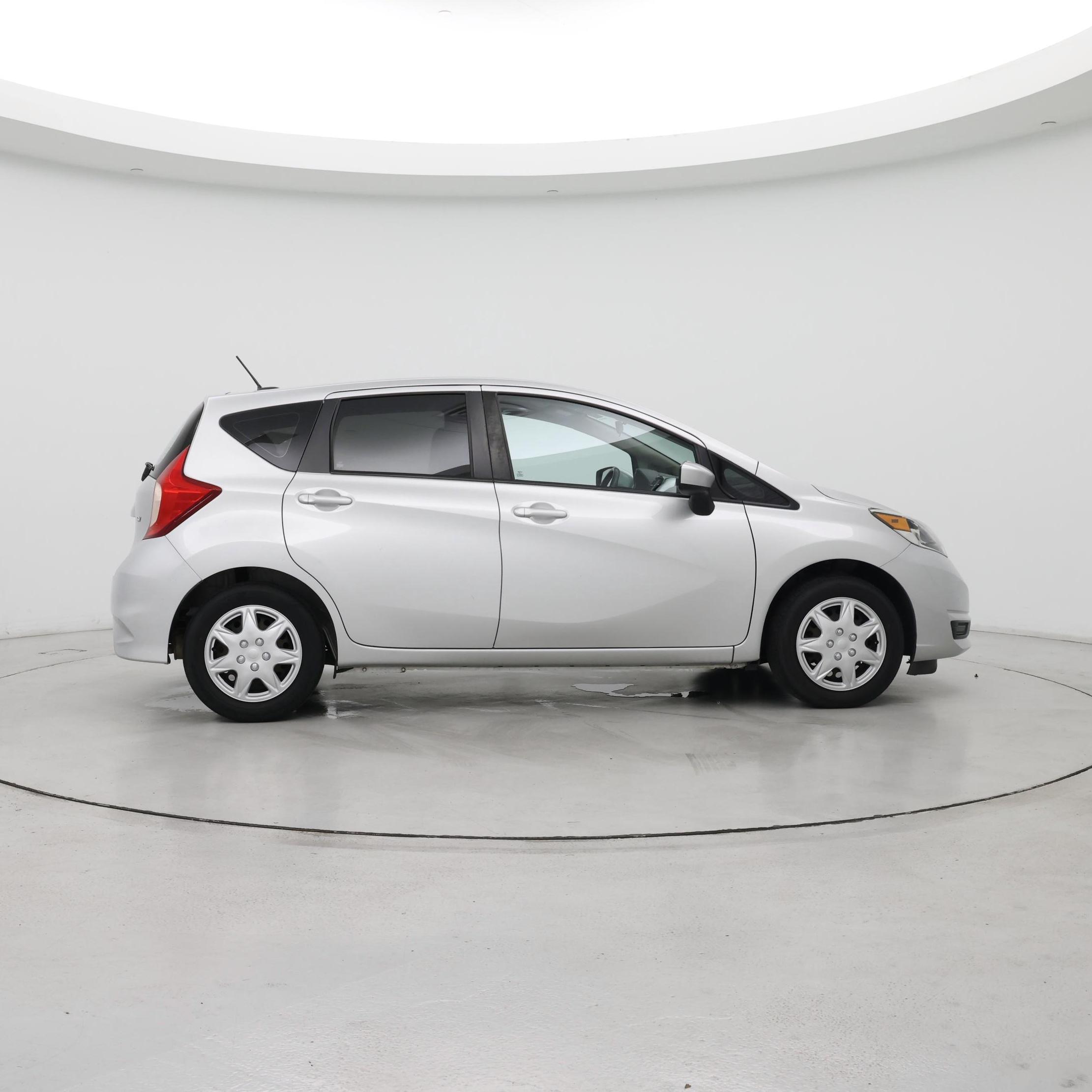 Thumbnail: 2017 Nissan Versa Note - 7