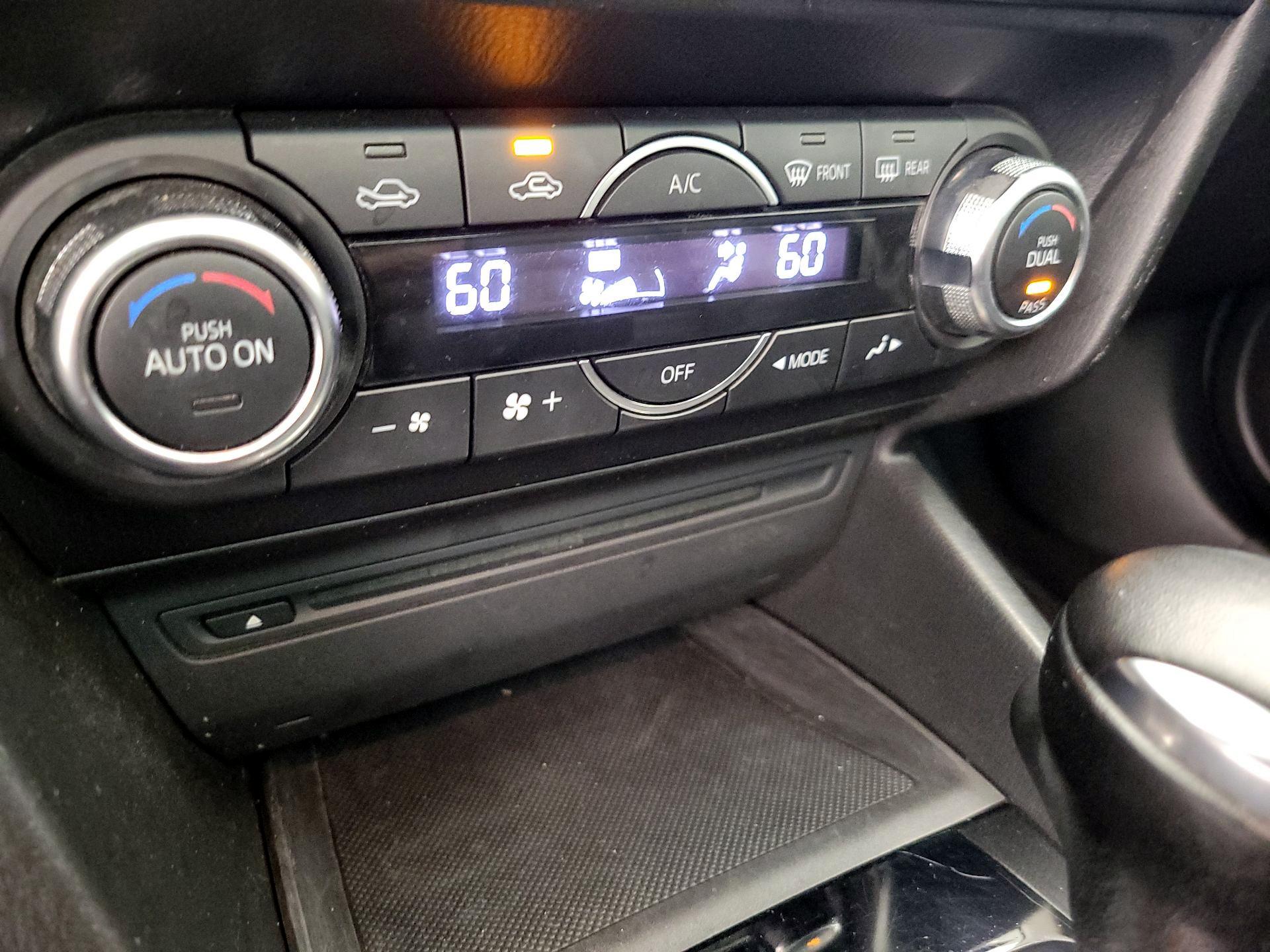 Thumbnail: 2015 Mazda Mazda3 - 17