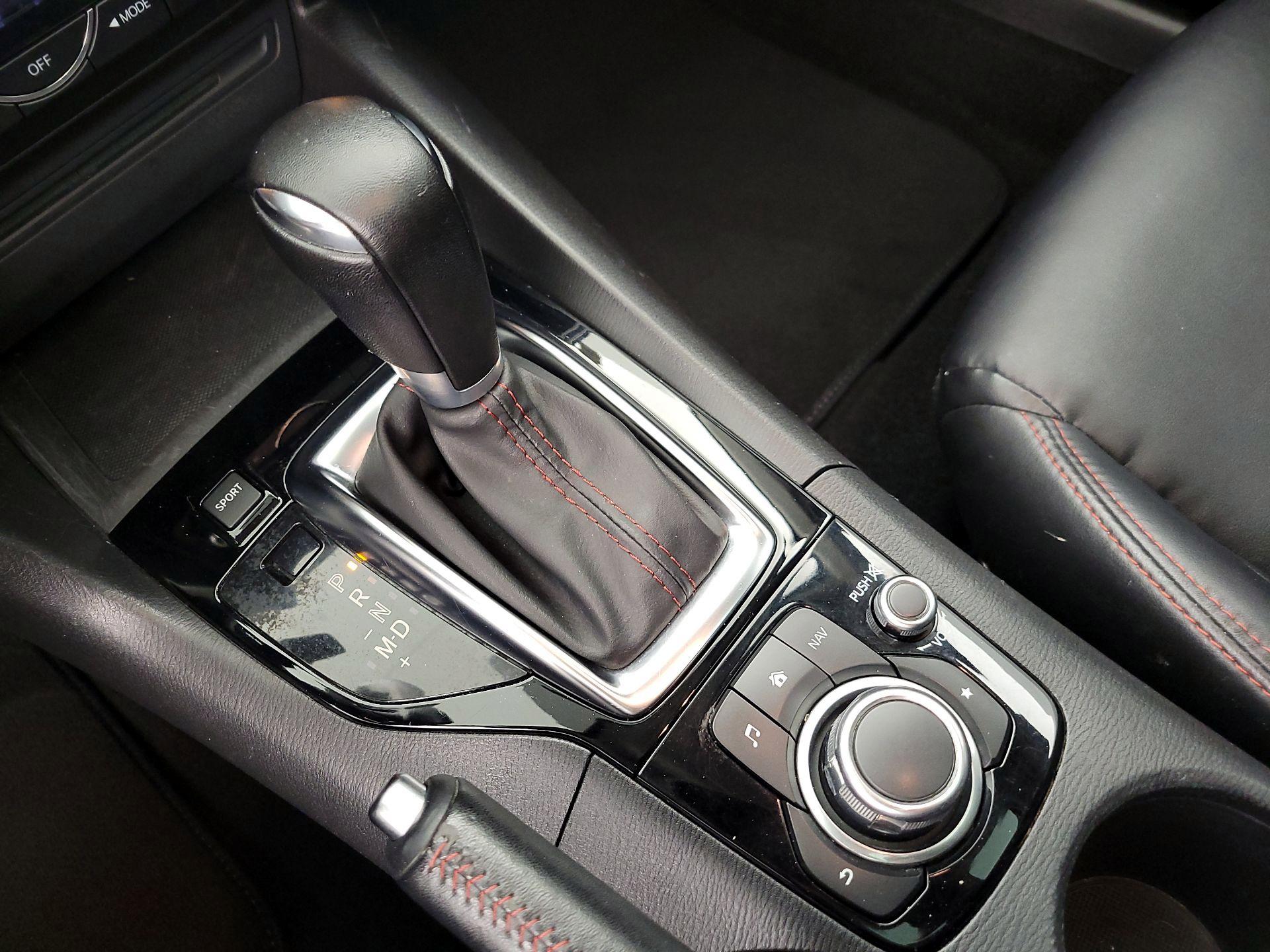 Thumbnail: 2015 Mazda Mazda3 - 18