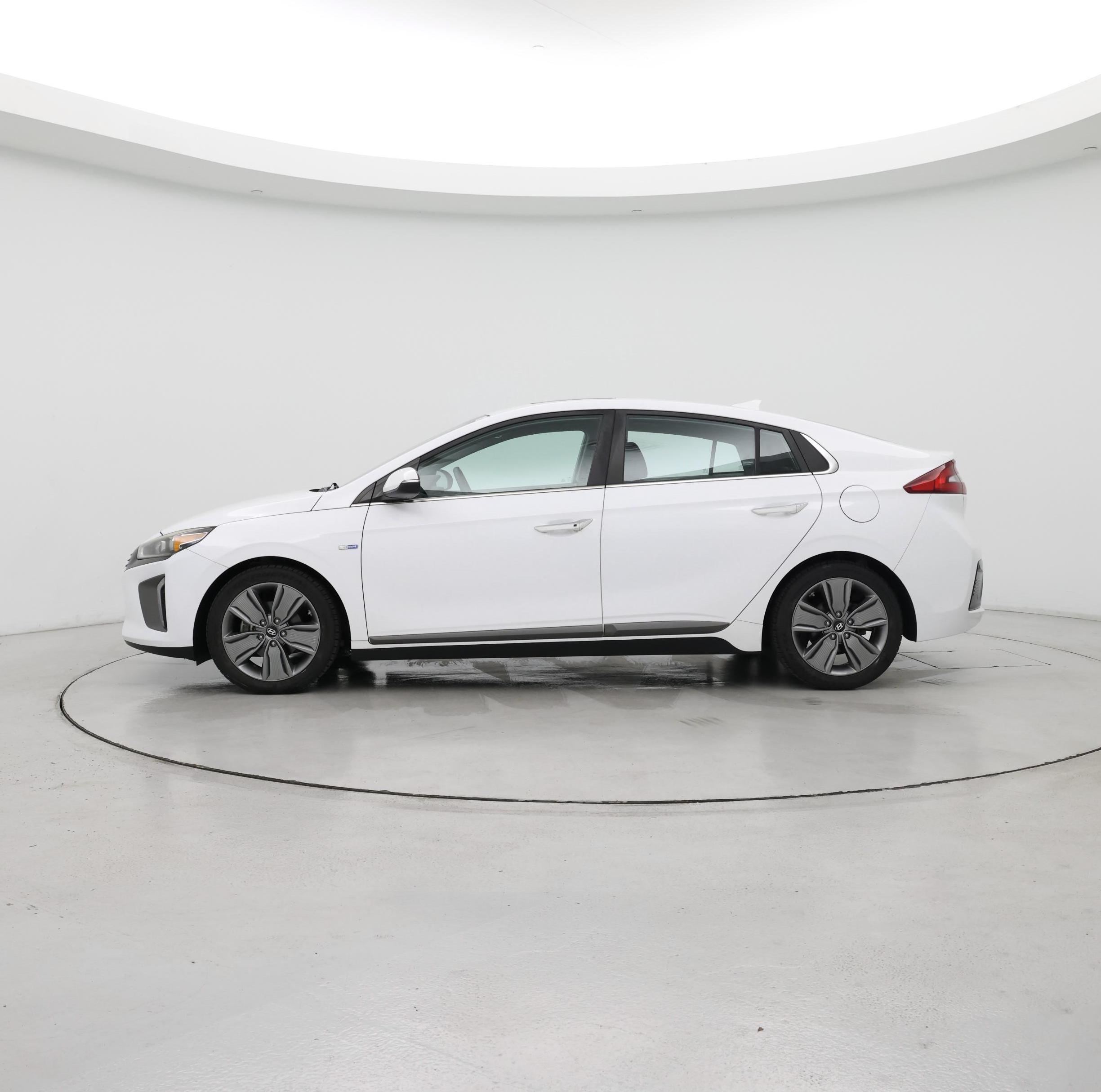 Thumbnail: 2019 Hyundai Ioniq - 3