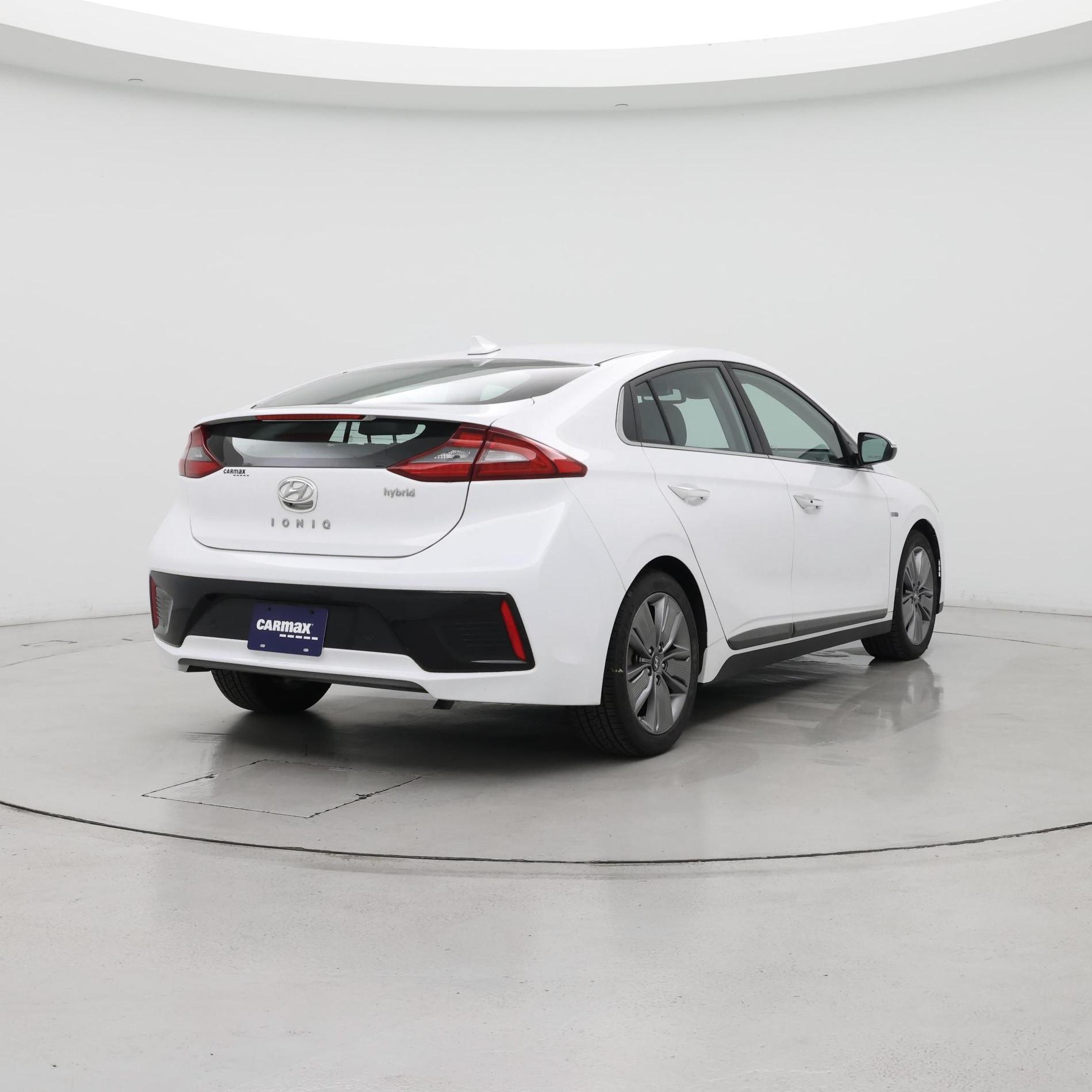 Thumbnail: 2019 Hyundai Ioniq - 8