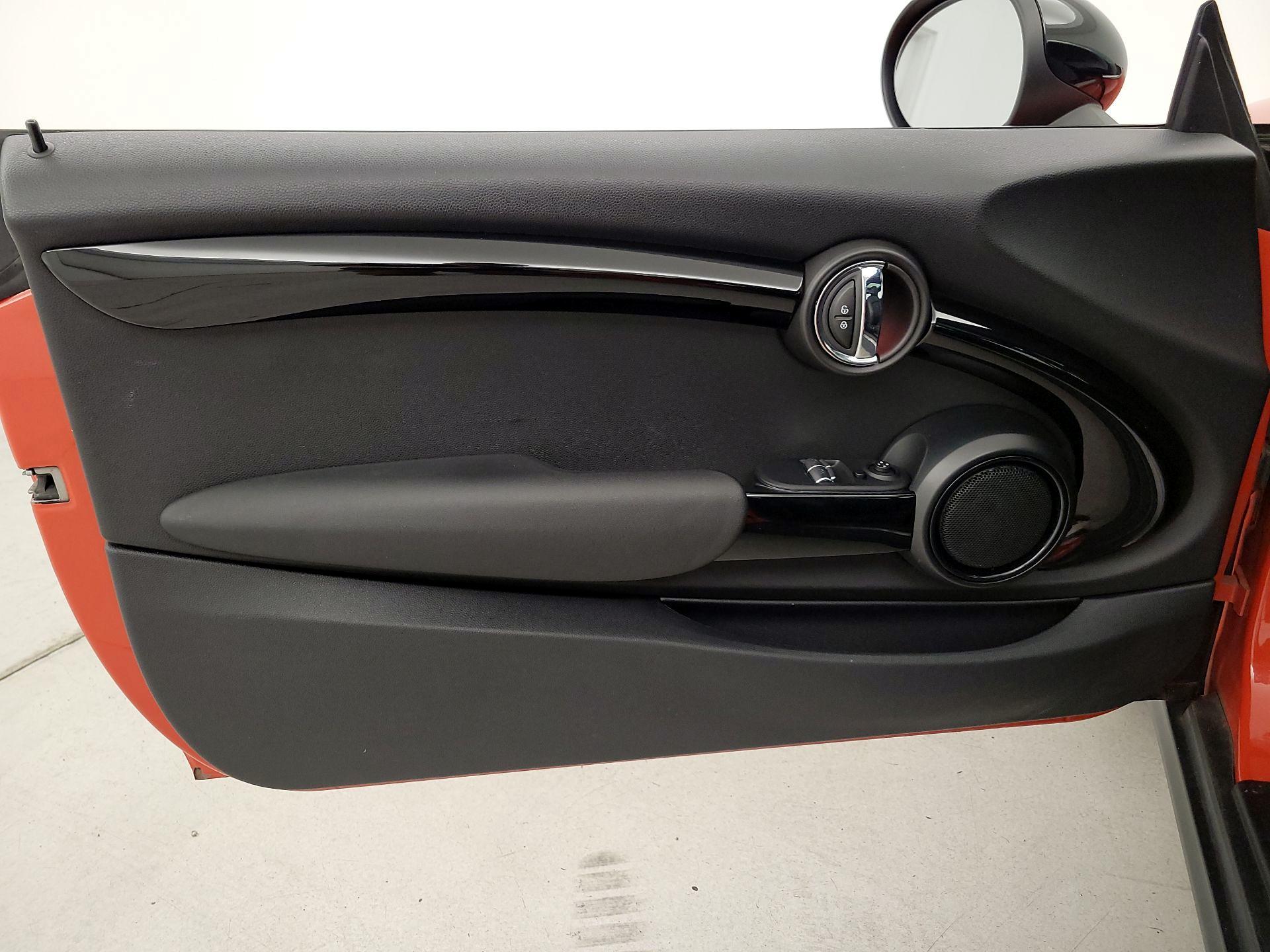 Thumbnail: 2019 MINI Cooper Hardtop - 12