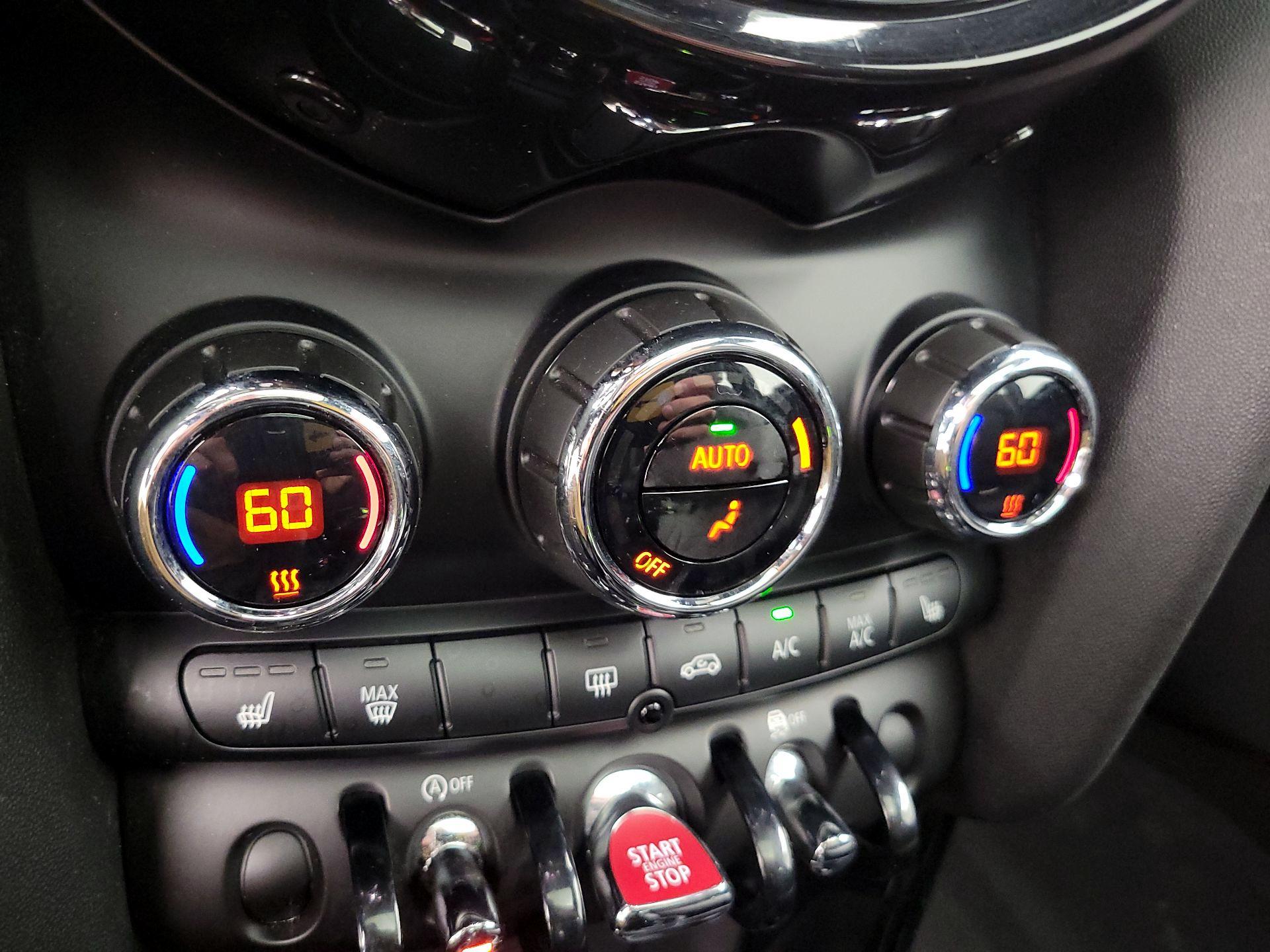 Thumbnail: 2019 MINI Cooper Hardtop - 16