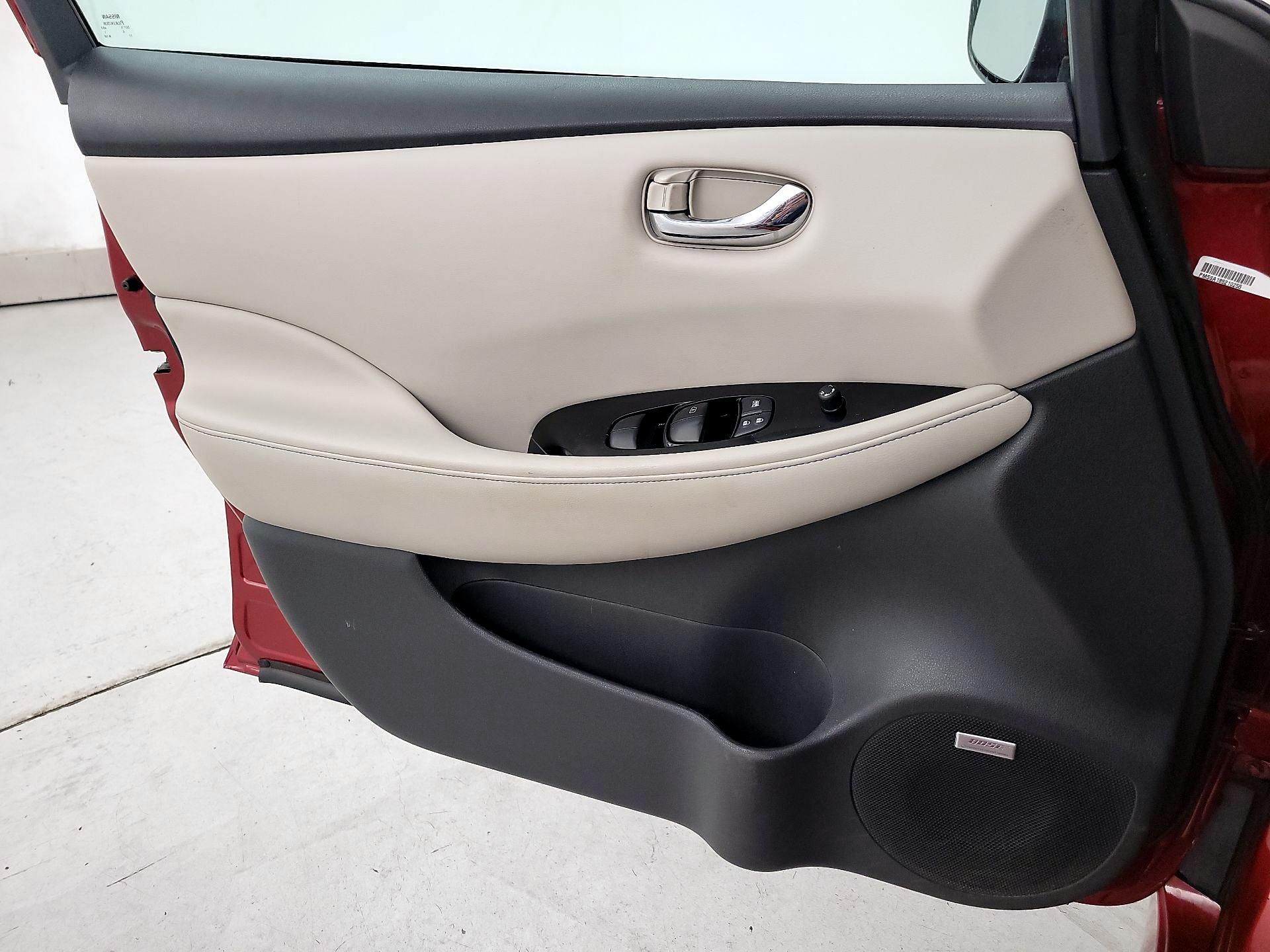 Thumbnail: 2018 Nissan Leaf - 12