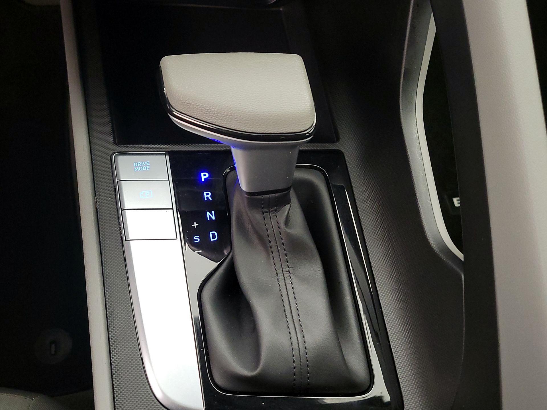 Thumbnail: 2023 Hyundai Elantra - 17