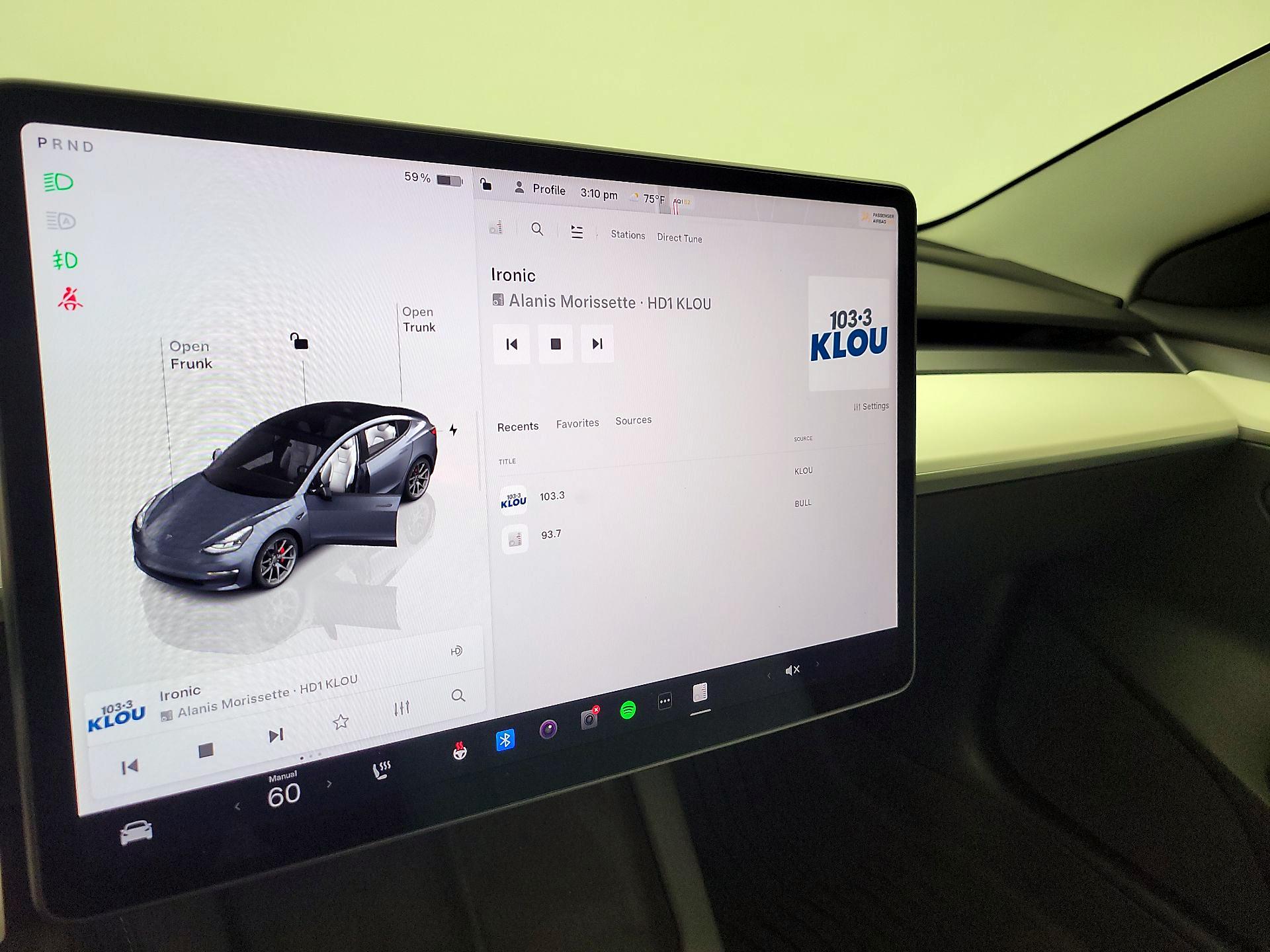 Thumbnail: 2022 Tesla Model 3 - 14