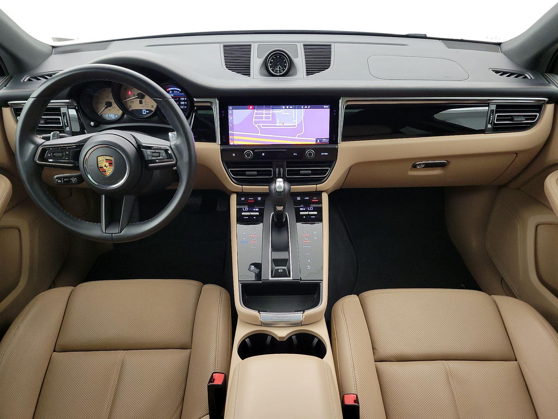 Thumbnail: 2023 Porsche Macan - 9