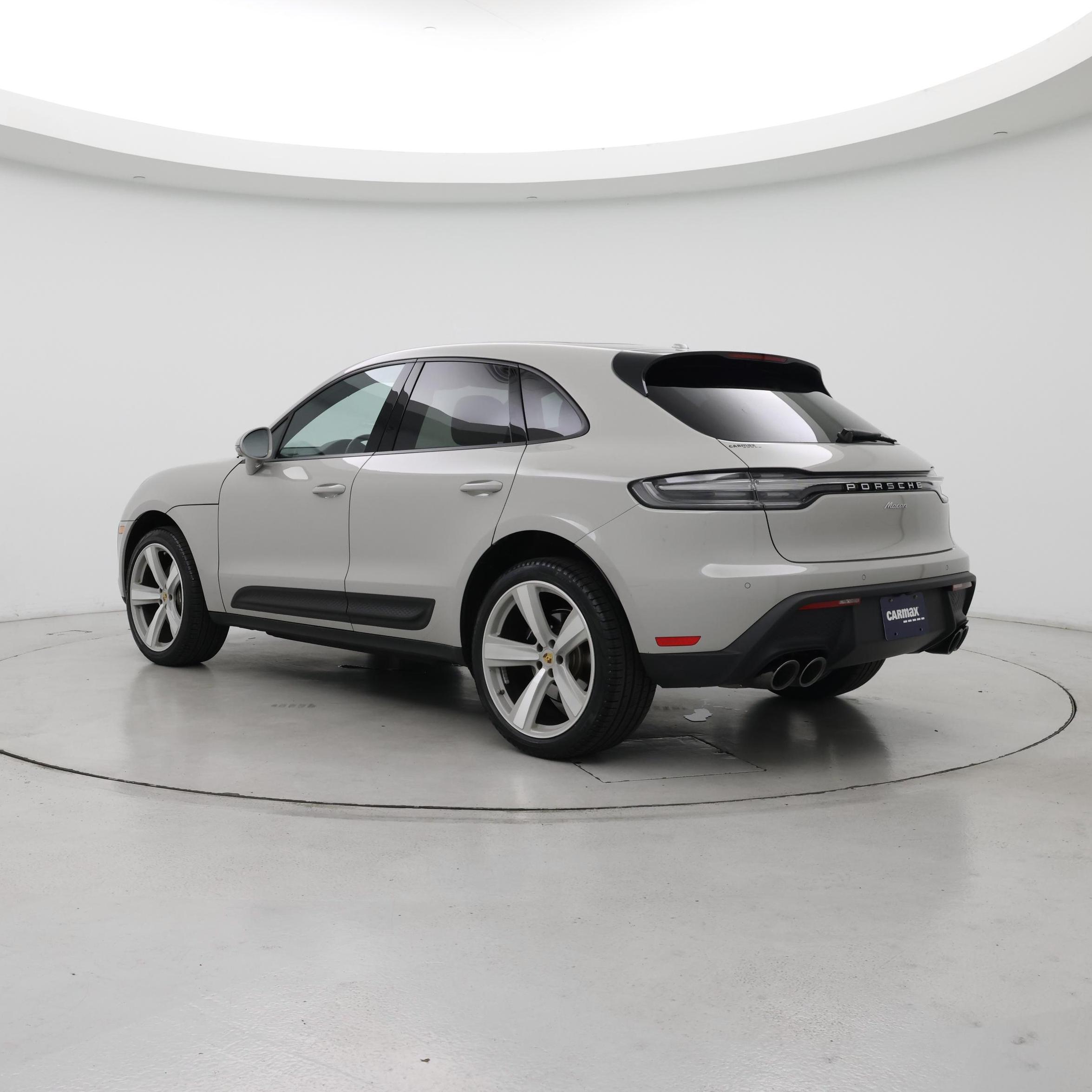Thumbnail: 2023 Porsche Macan - 2