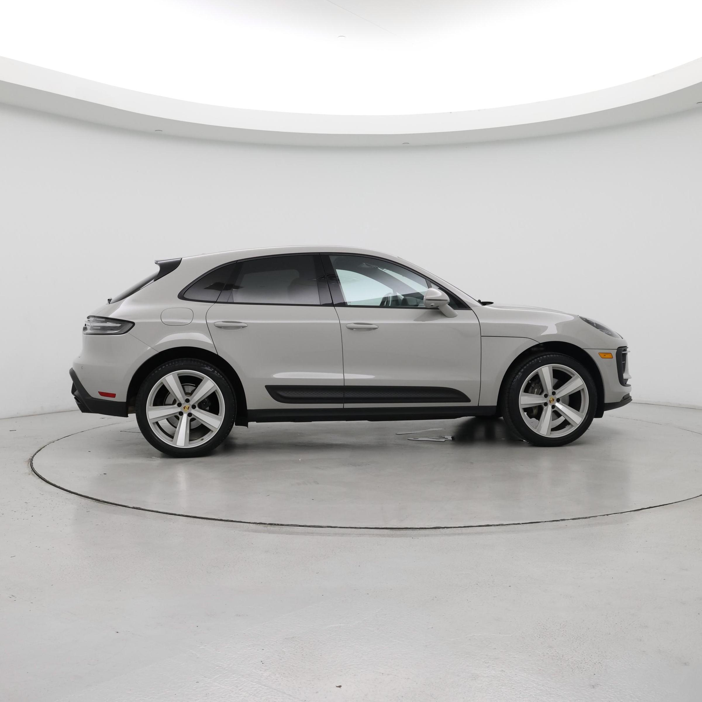 Thumbnail: 2023 Porsche Macan - 7
