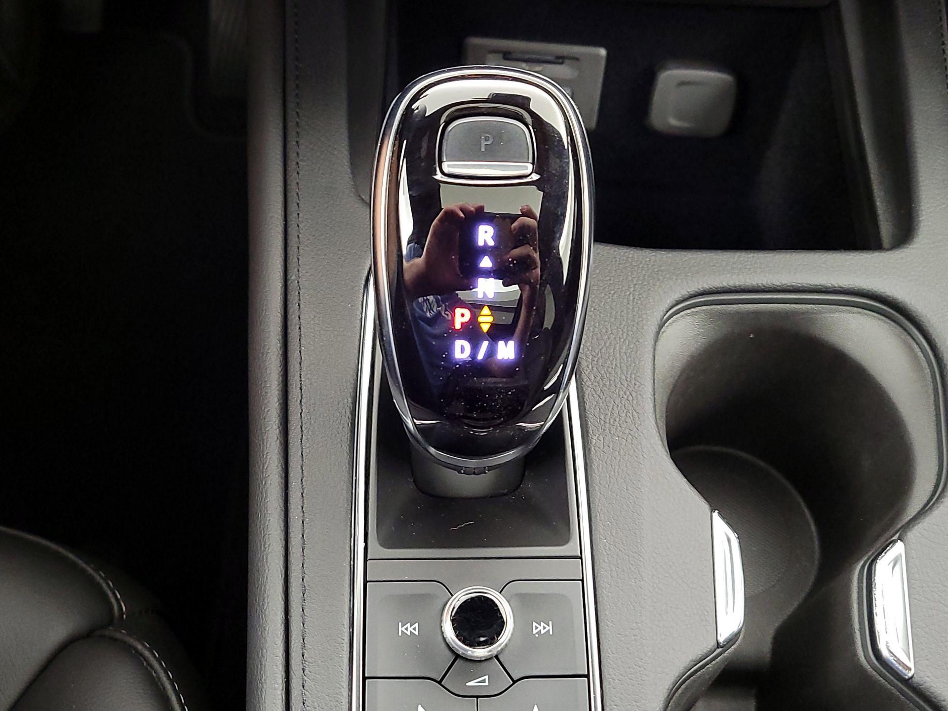 Thumbnail: 2022 Cadillac XT4 - 18