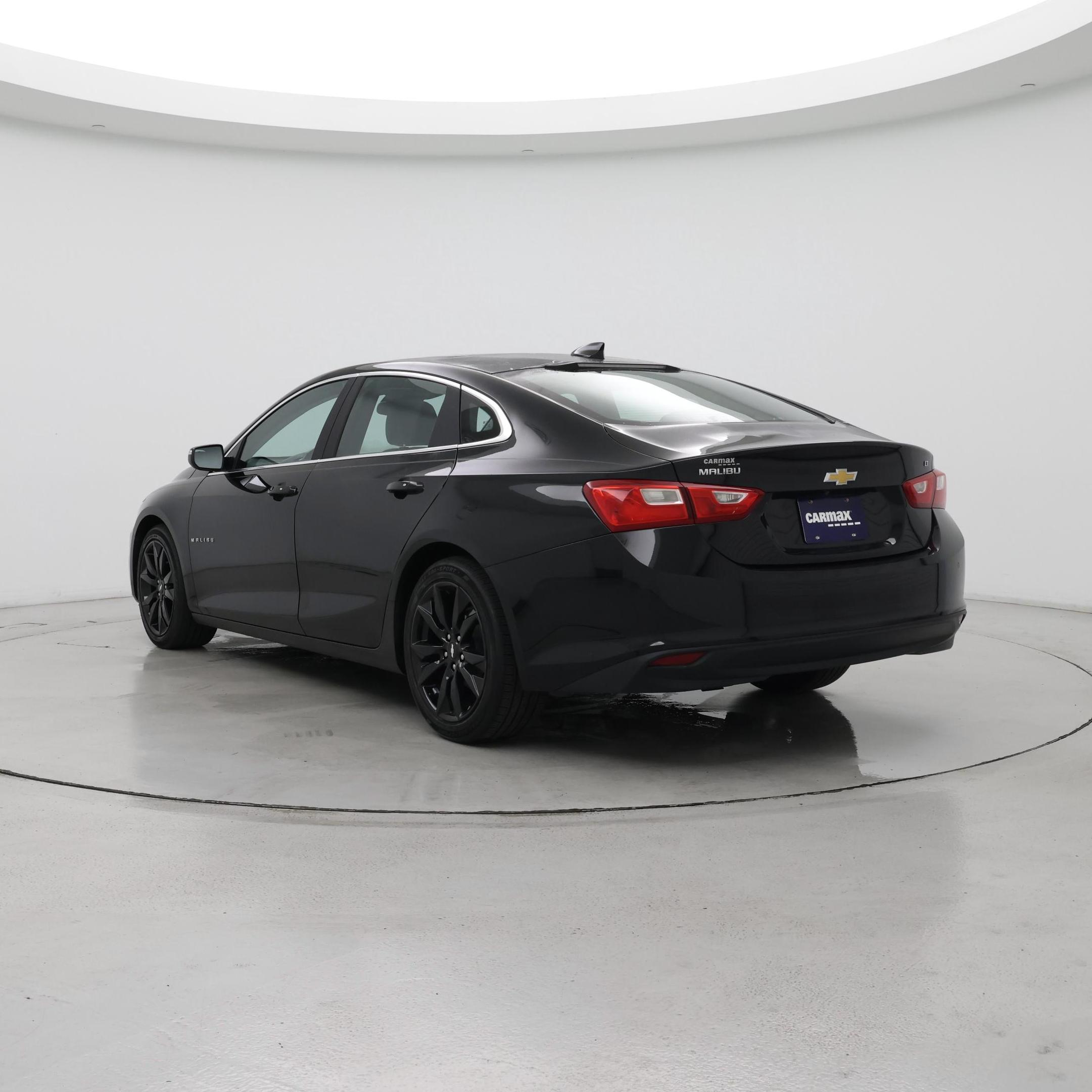 Thumbnail: 2018 Chevrolet Malibu - 2