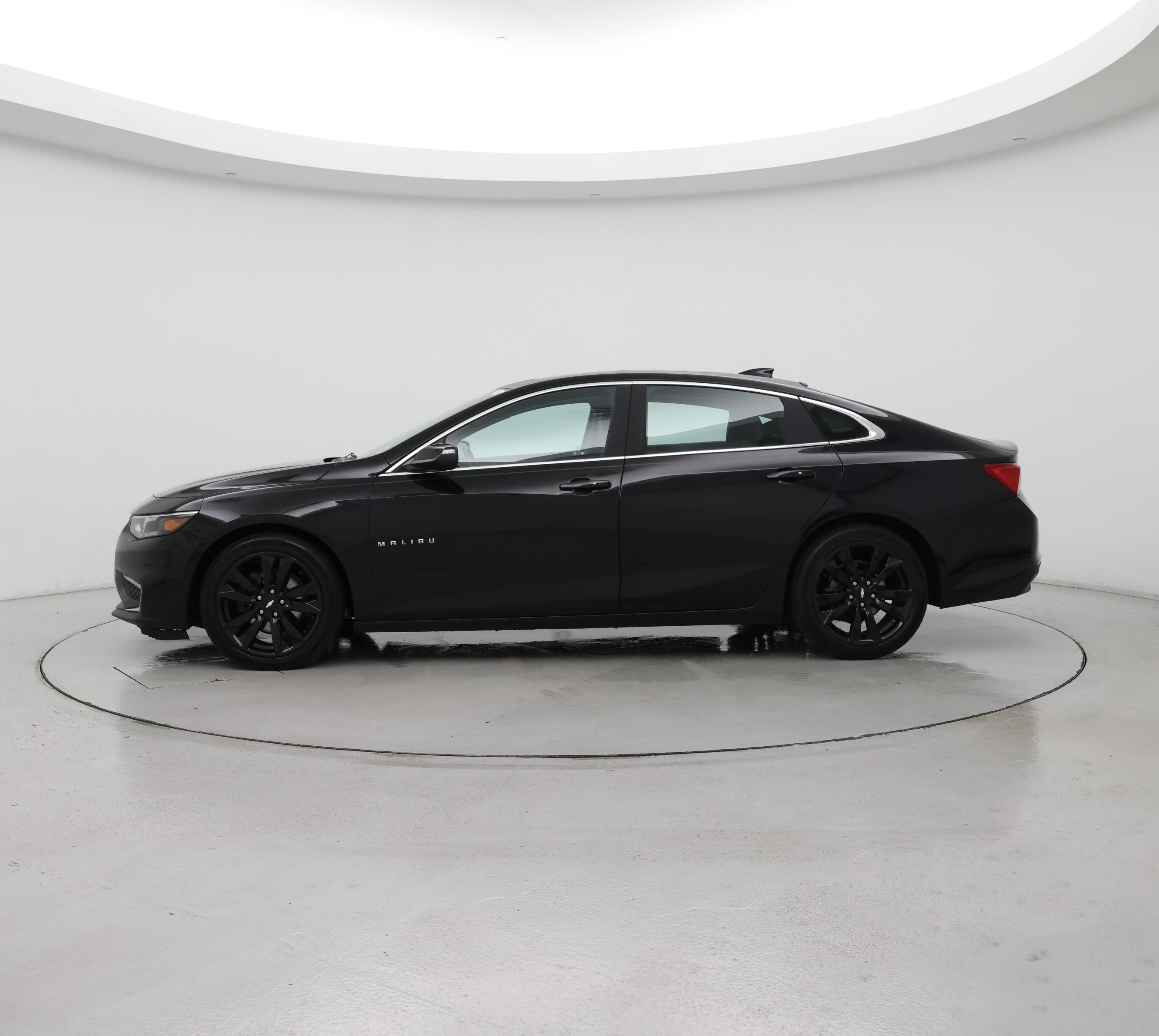 Thumbnail: 2018 Chevrolet Malibu - 3