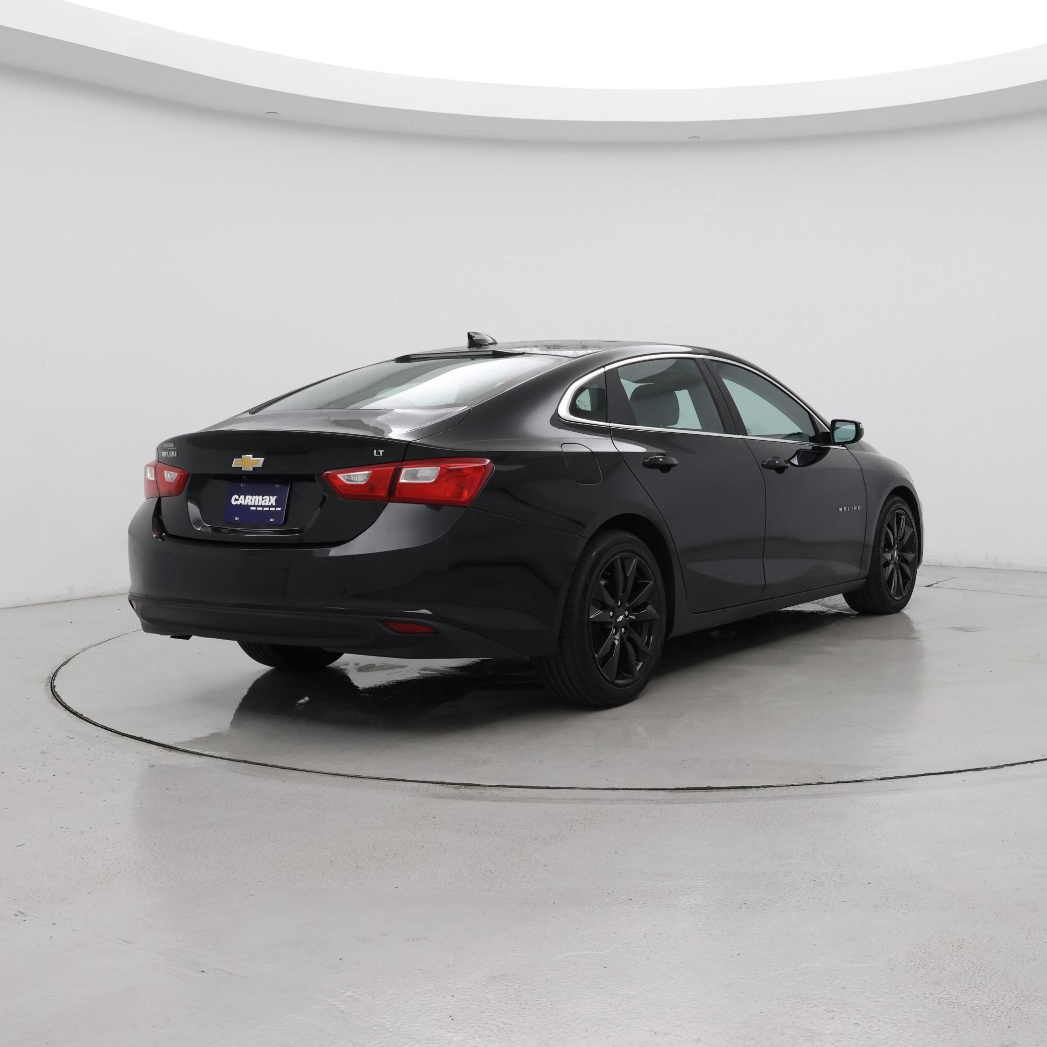 Thumbnail: 2018 Chevrolet Malibu - 8
