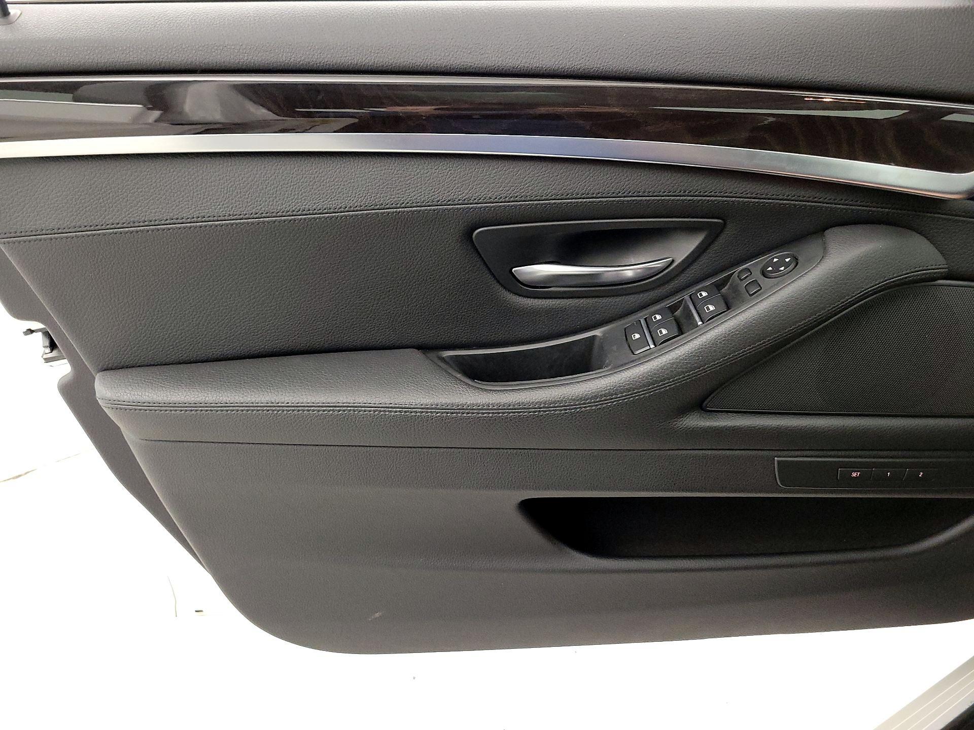 Thumbnail: 2015 BMW 5 Series - 12
