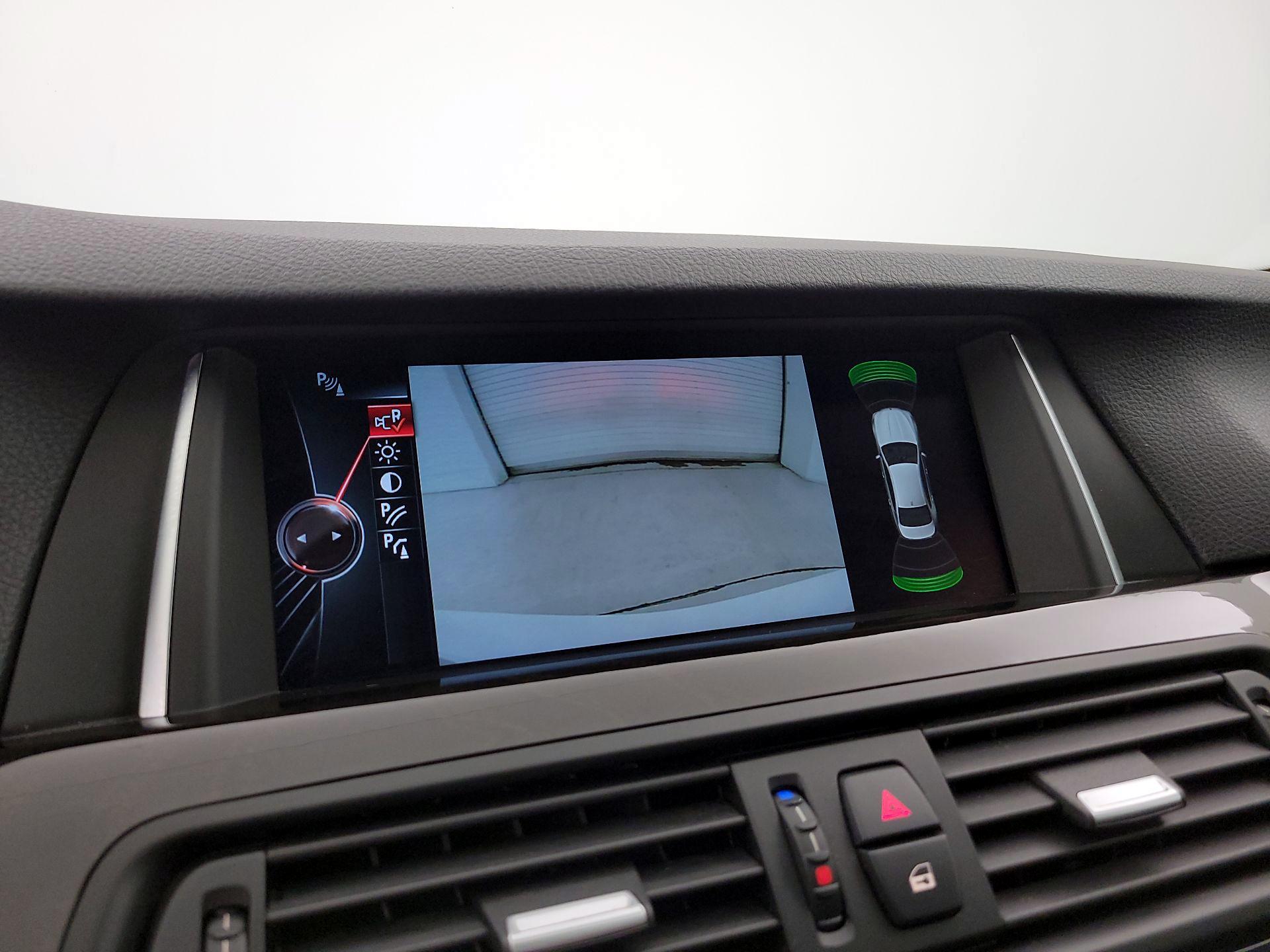 Thumbnail: 2015 BMW 5 Series - 15