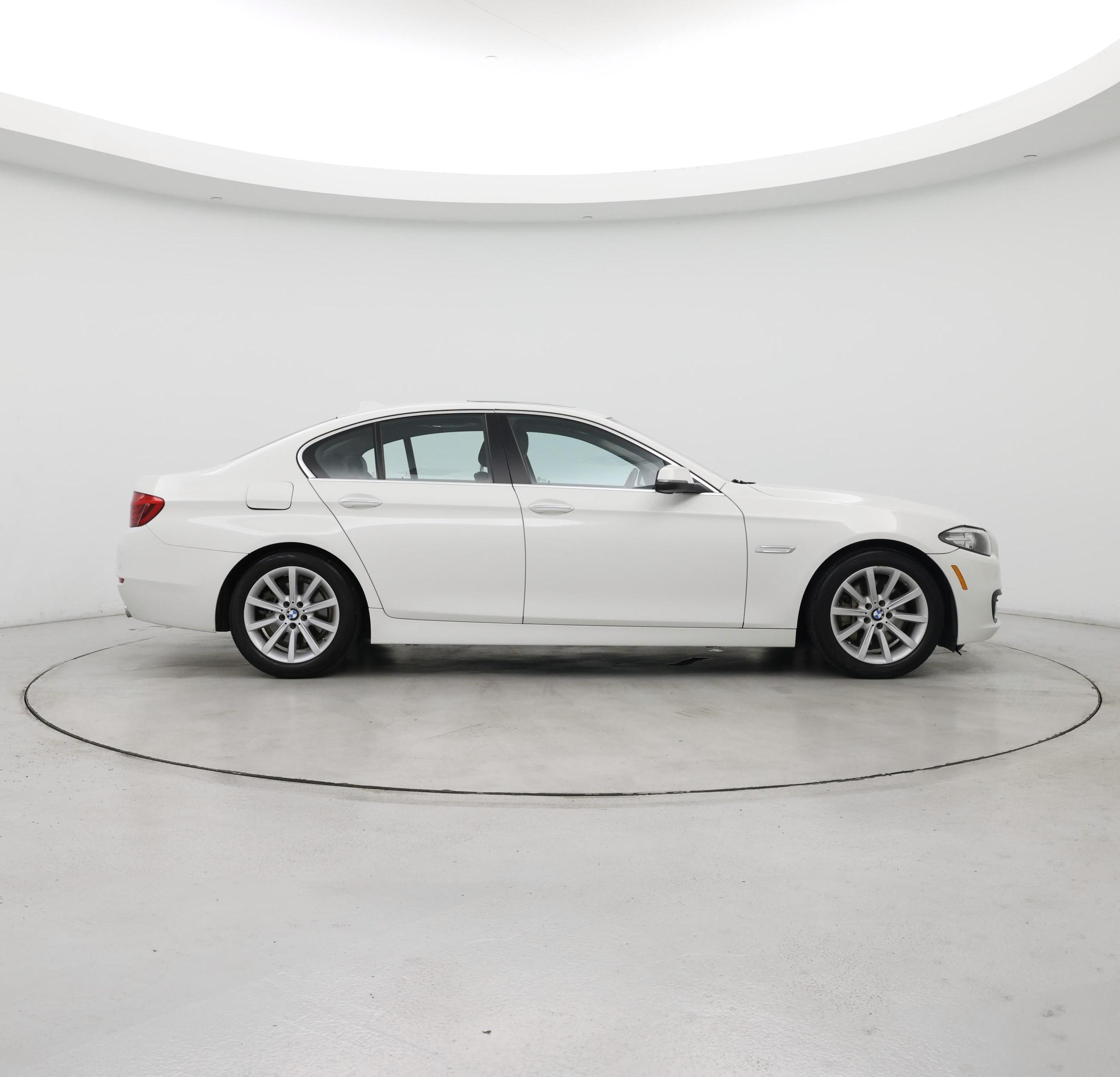 Thumbnail: 2015 BMW 5 Series - 7