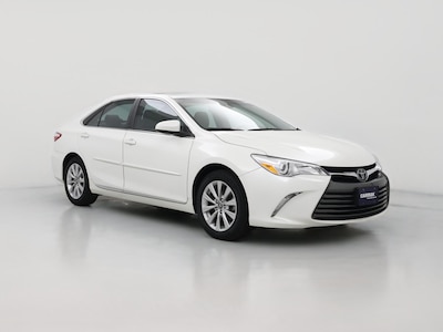 White 2017 Toyota Camry XLE