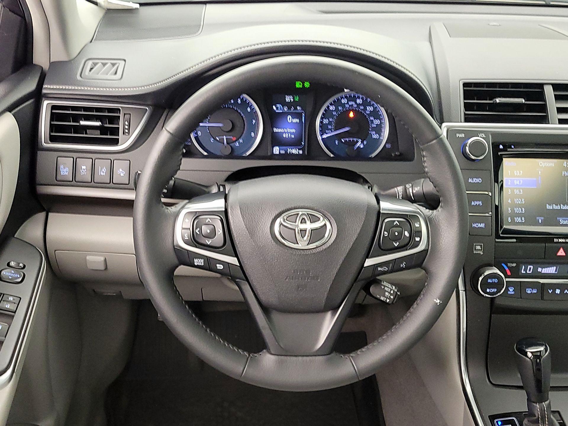 Thumbnail: 2017 Toyota Camry - 10