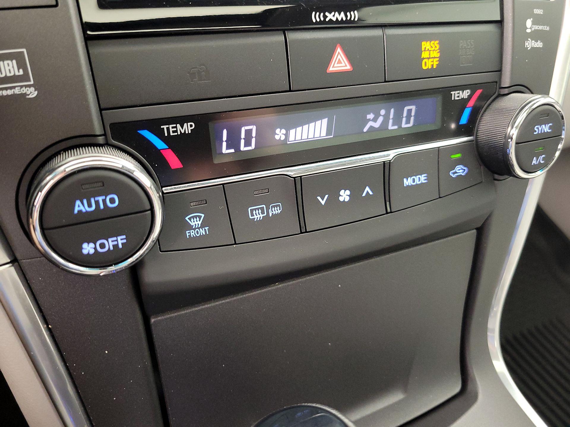 Thumbnail: 2017 Toyota Camry - 16