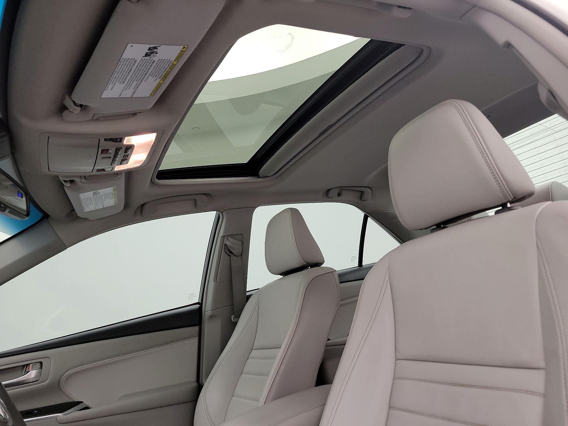 Thumbnail: 2017 Toyota Camry - 19