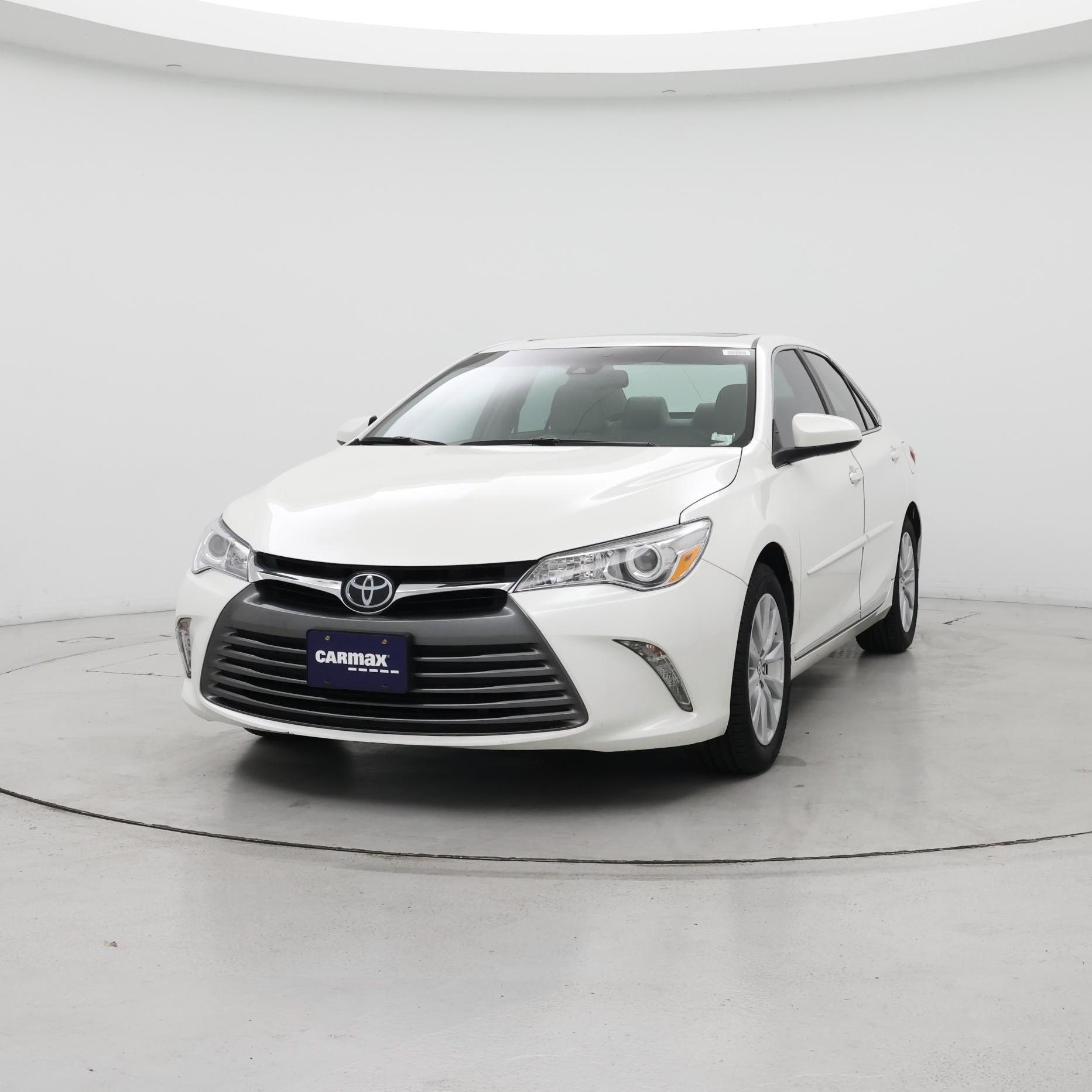 Thumbnail: 2017 Toyota Camry - 4