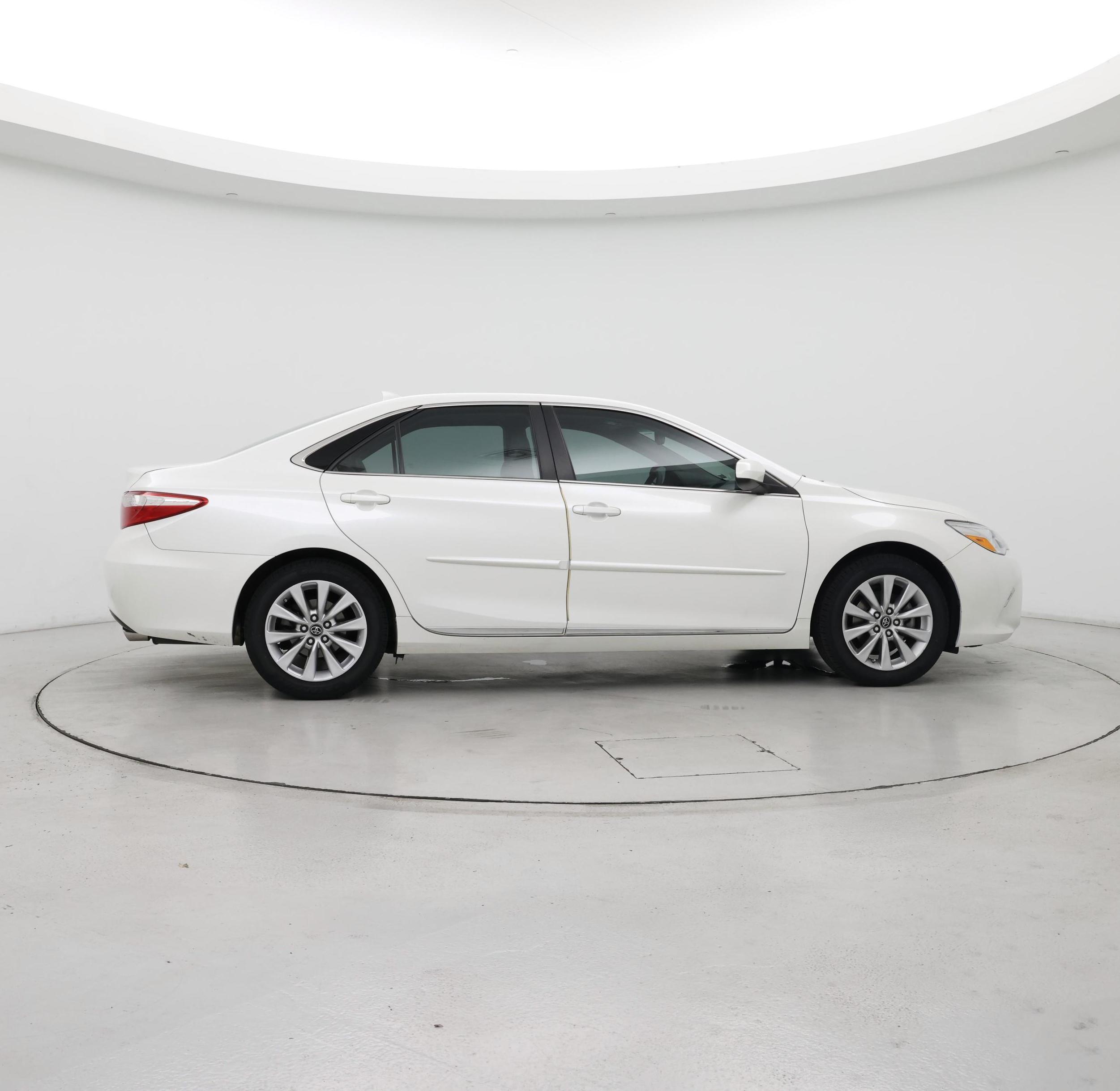 Thumbnail: 2017 Toyota Camry - 7