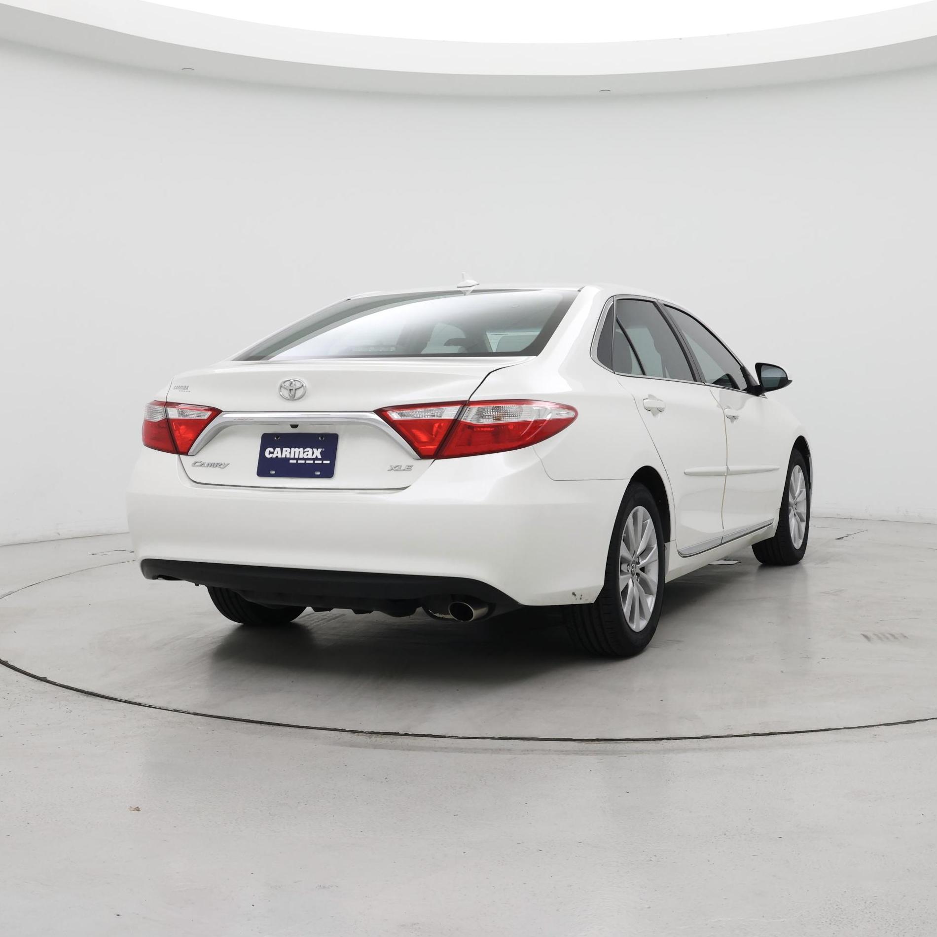 Thumbnail: 2017 Toyota Camry - 8