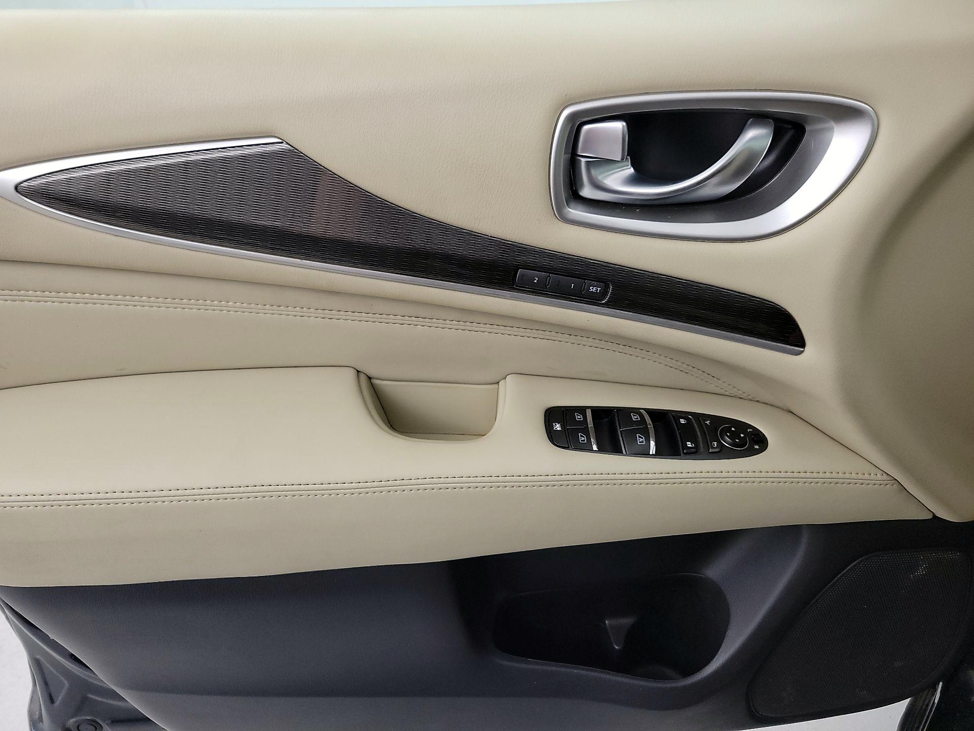 Thumbnail: 2017 INFINITI QX60 - 12